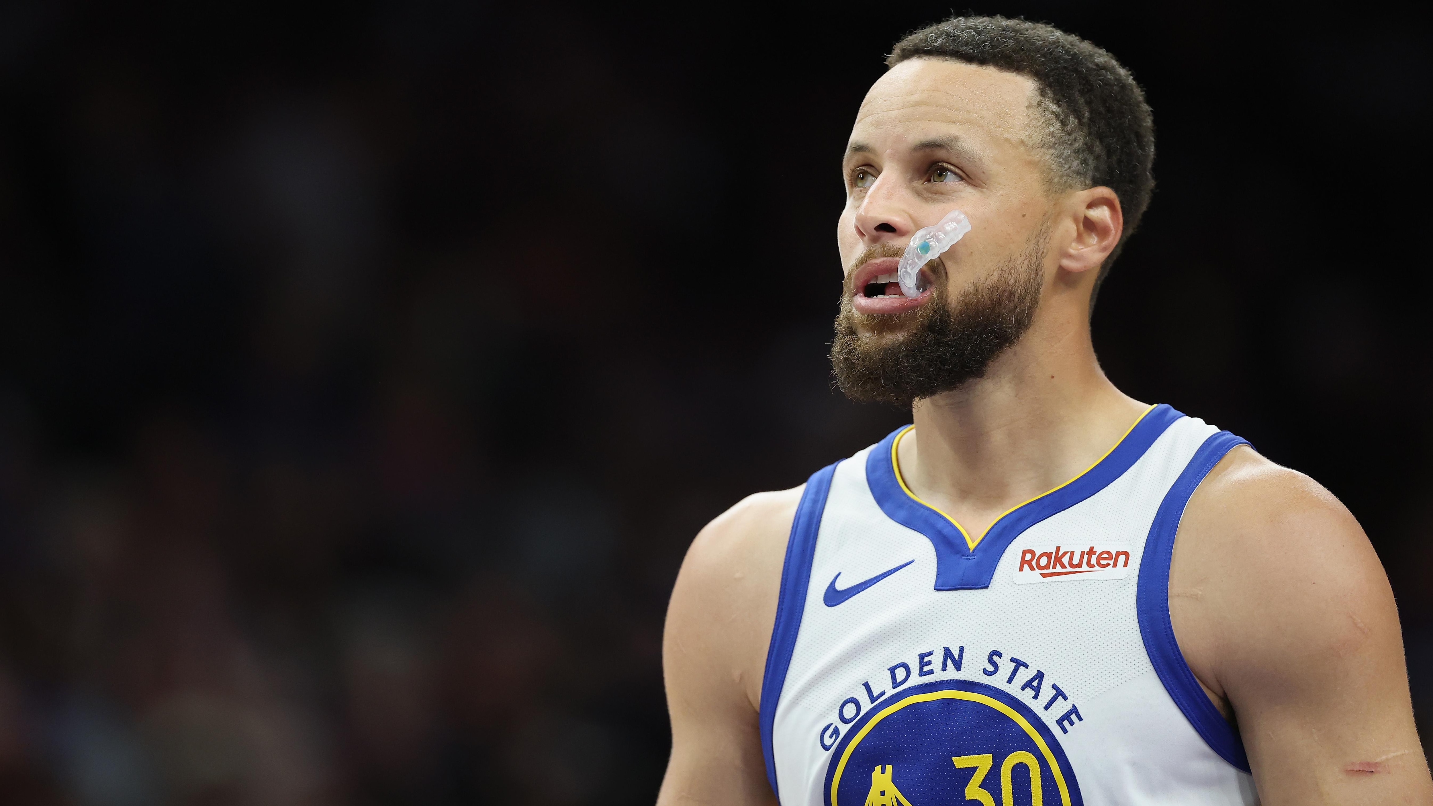 Golden State Warriors v Phoenix Suns - Play-In Tournament