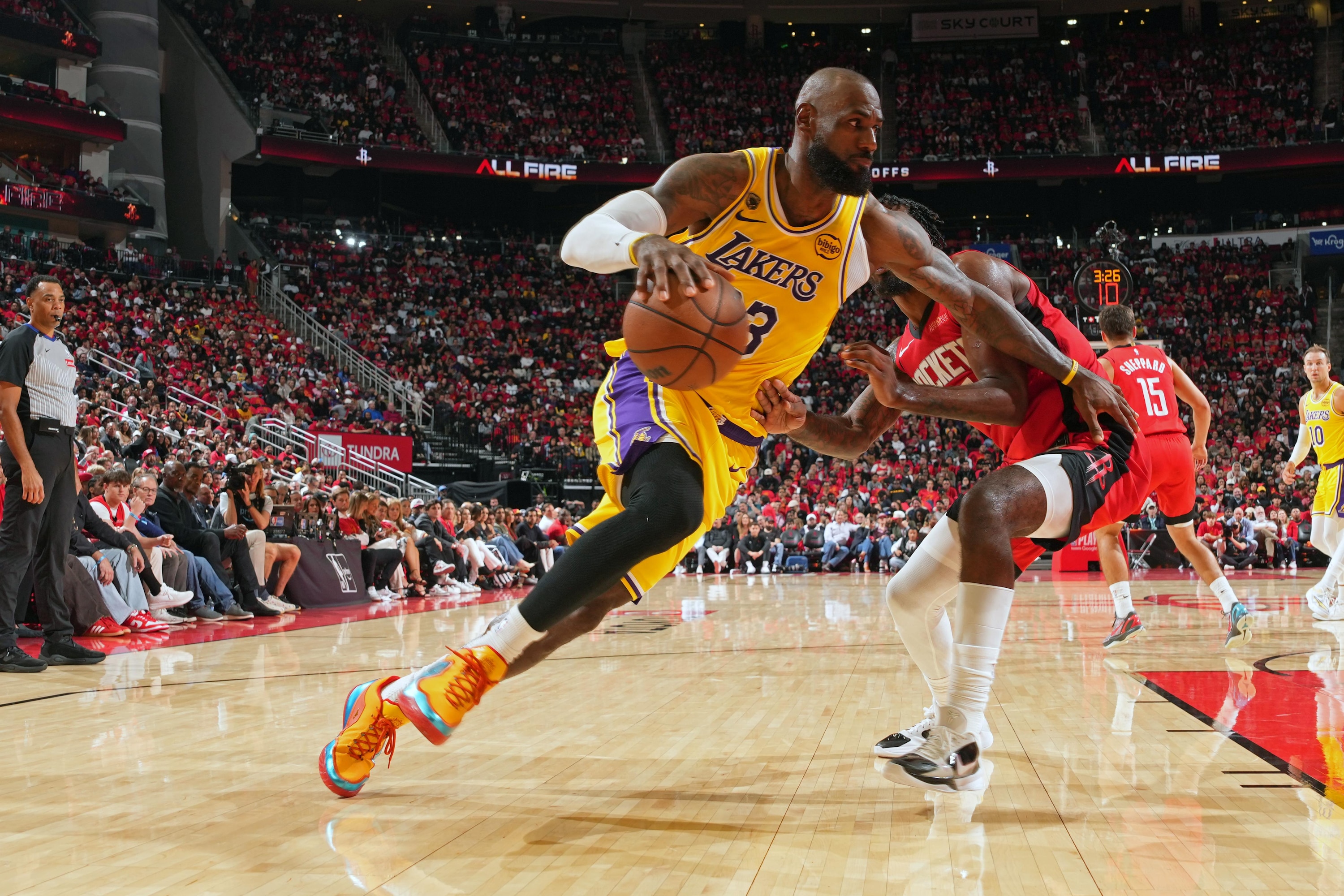 LeBron James, Lakers Clinch Playoff Series vs. Rockets as NBA Fans React to Dominant Game 6 Win