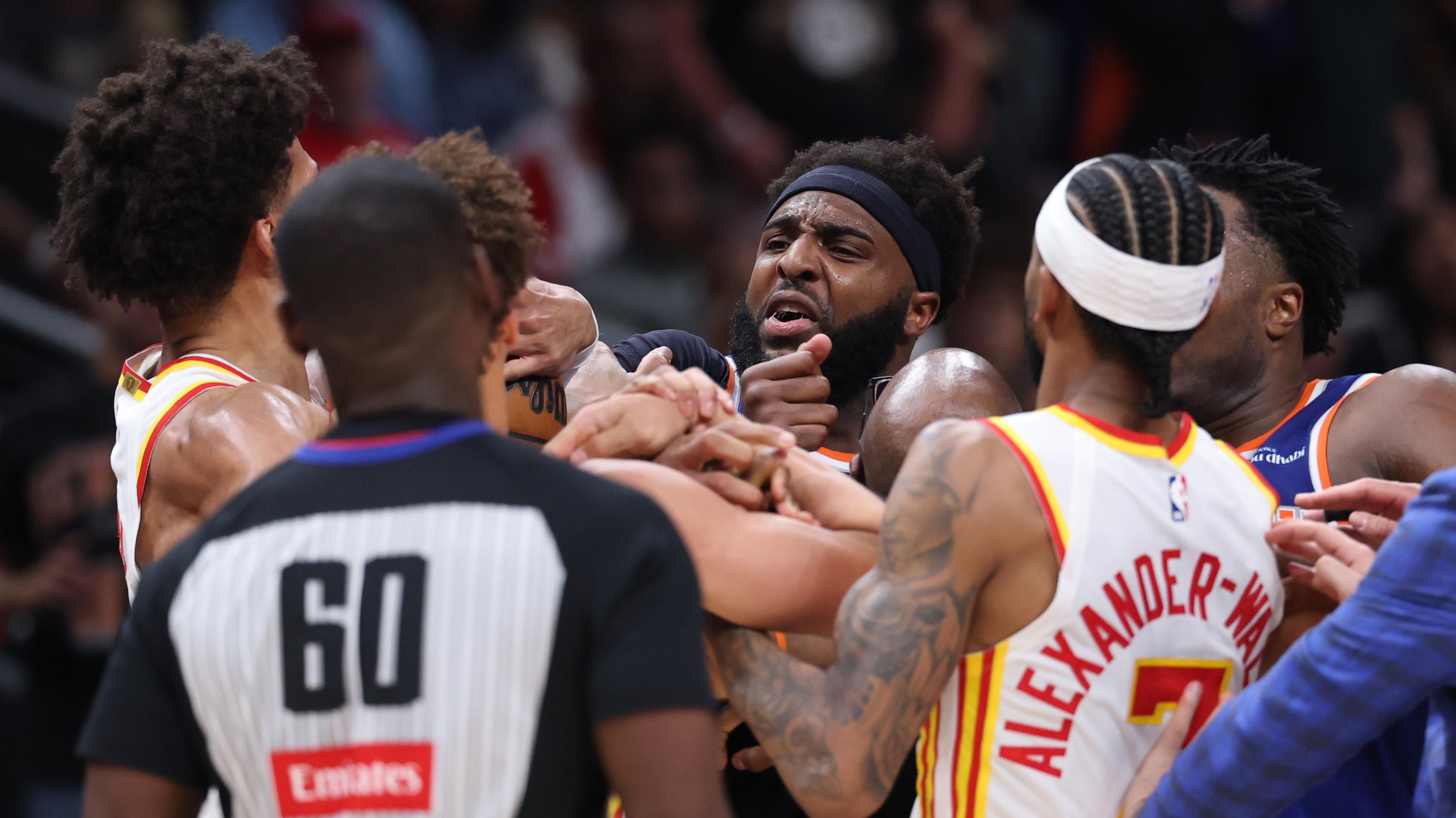 Dyson Daniels, Mitchell Robinson Fined