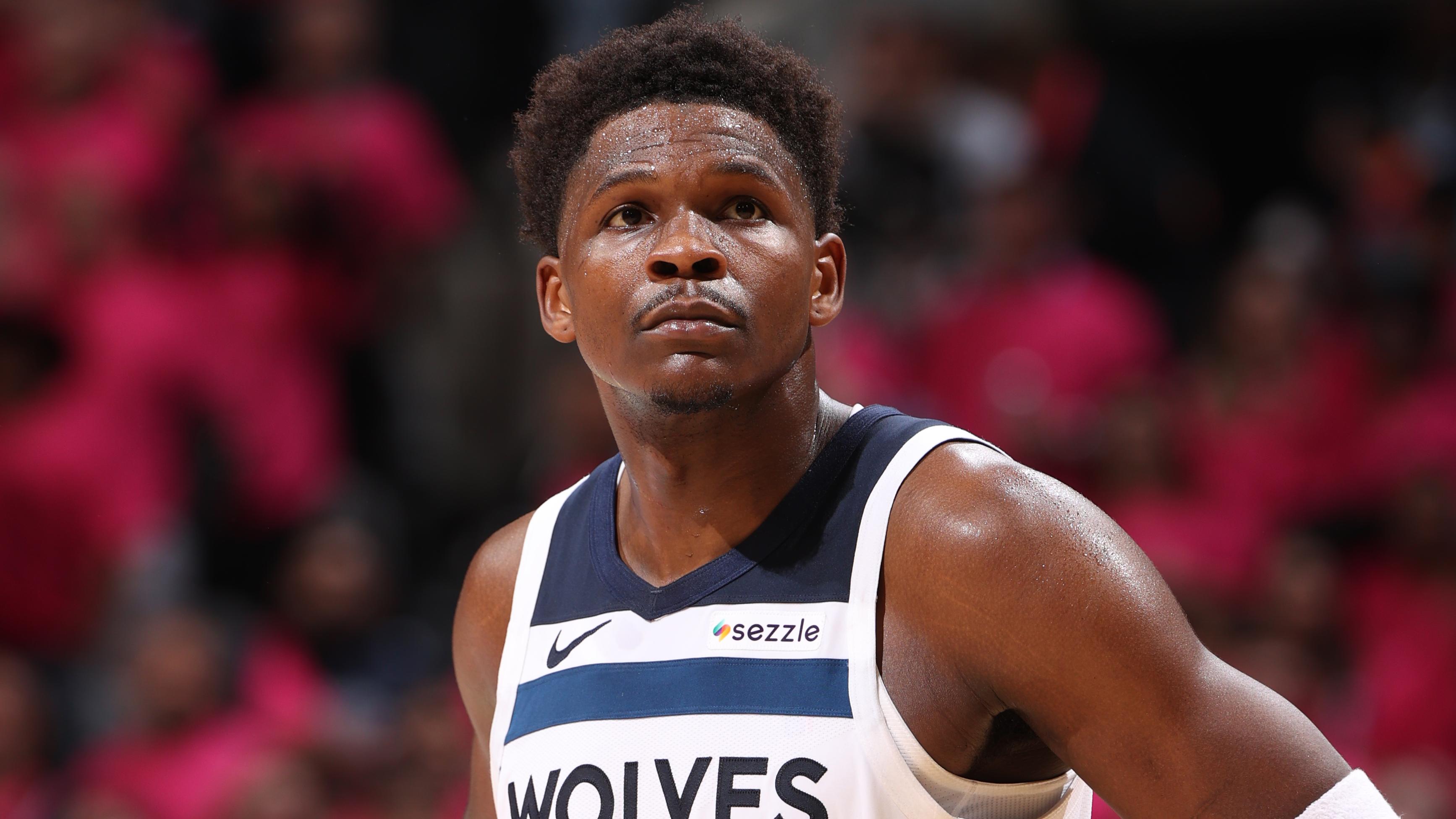 Minnesota Timberwolves v San Antonio Spurs - Game One