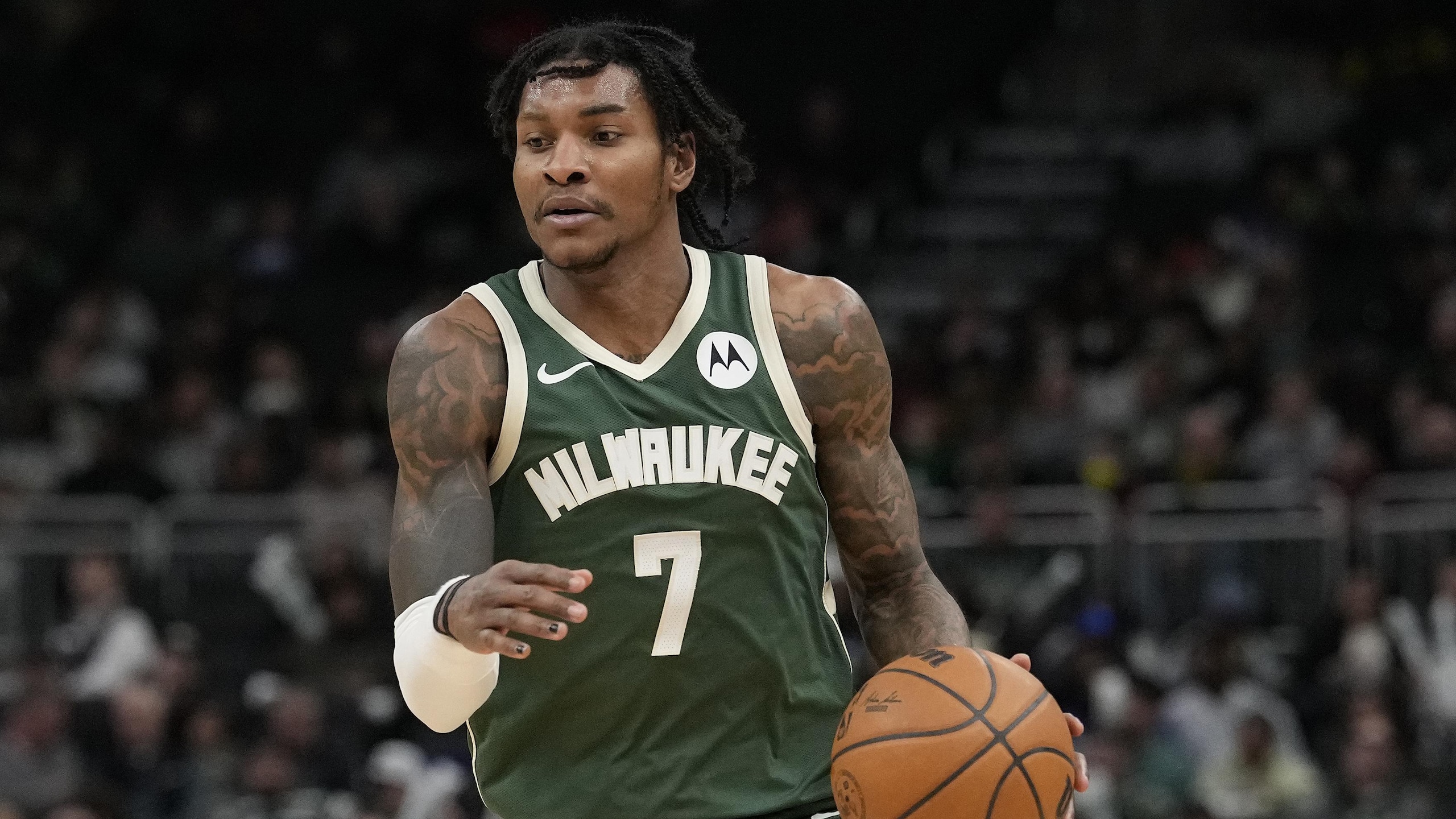 Cleveland Cavaliers v Milwaukee Bucks
