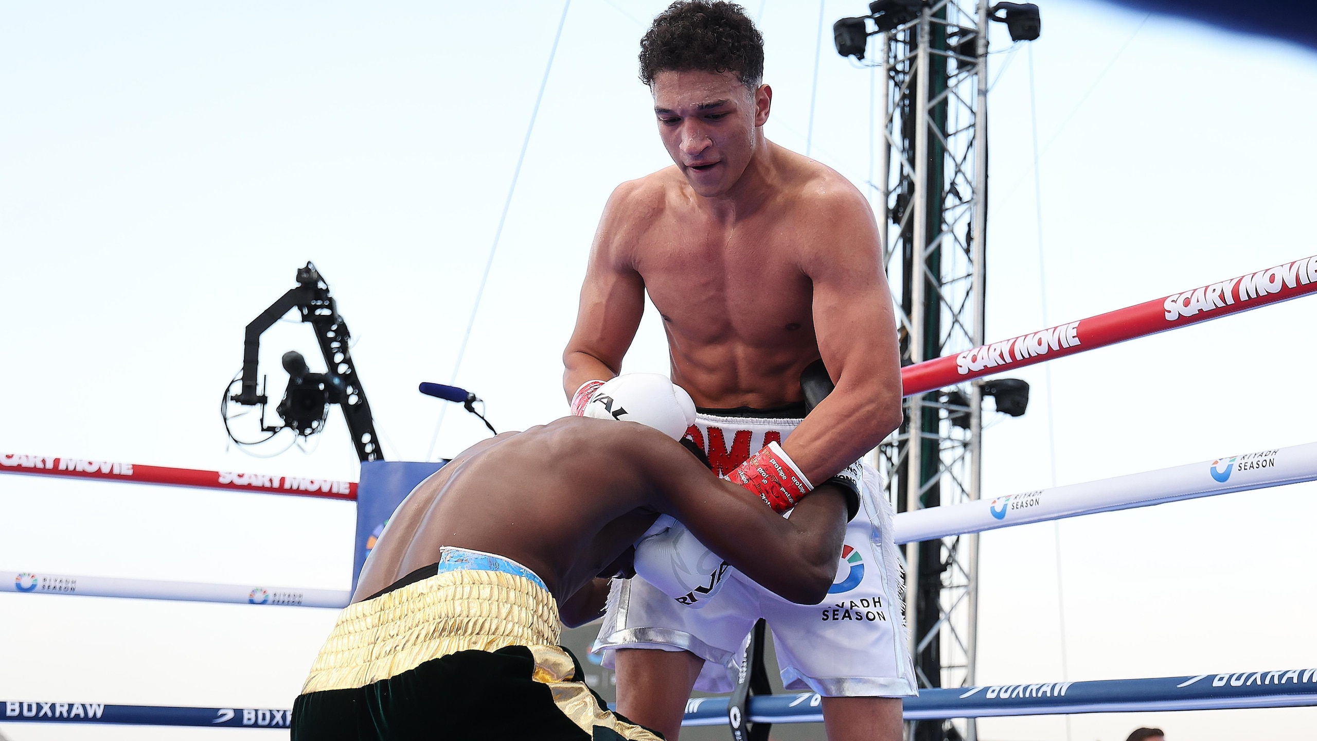 Oleksandr Usyk v Rico Verhoeven: Glory in Giza - Fight Night