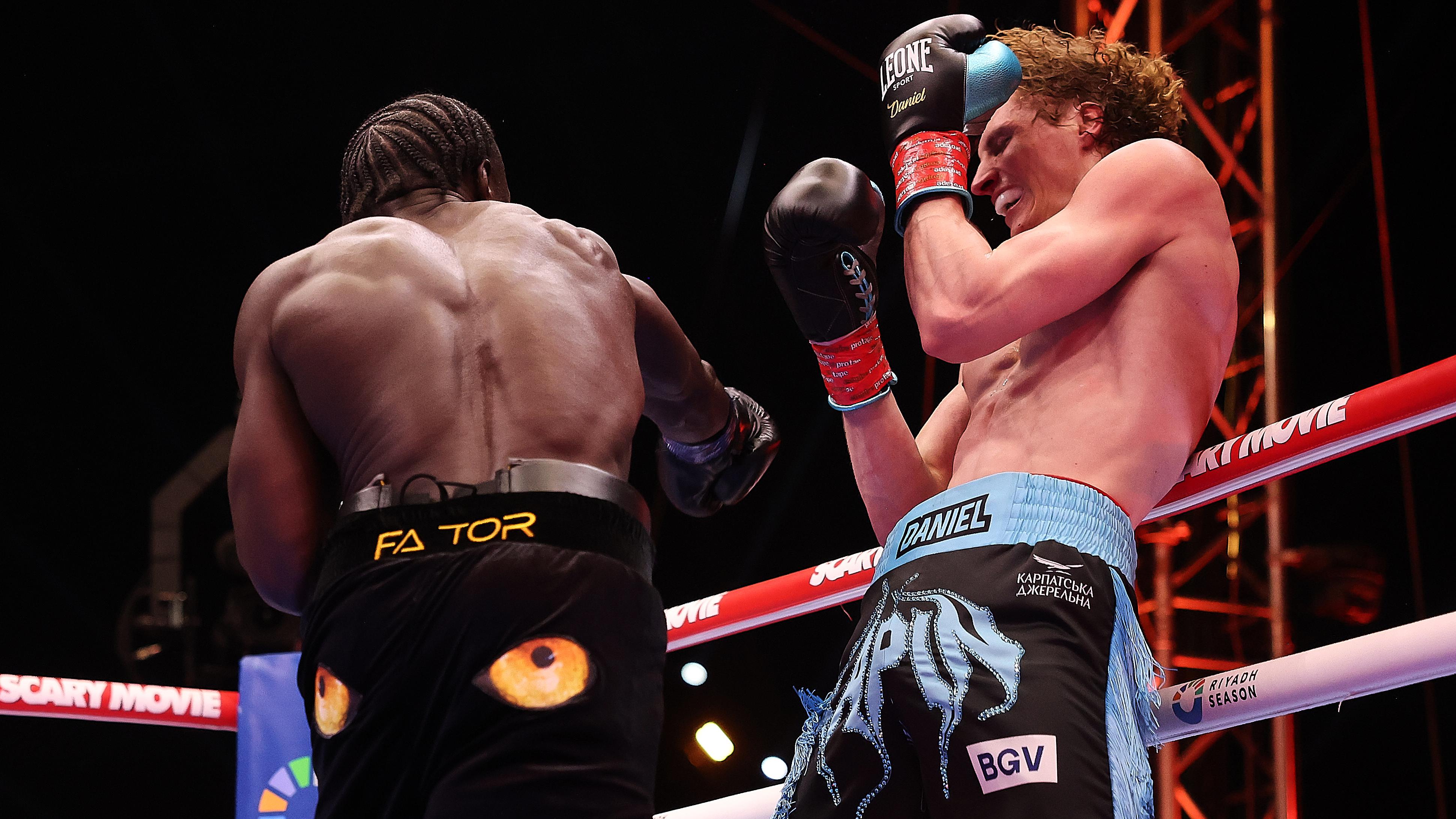 Oleksandr Usyk v Rico Verhoeven: Glory in Giza - Fight Night