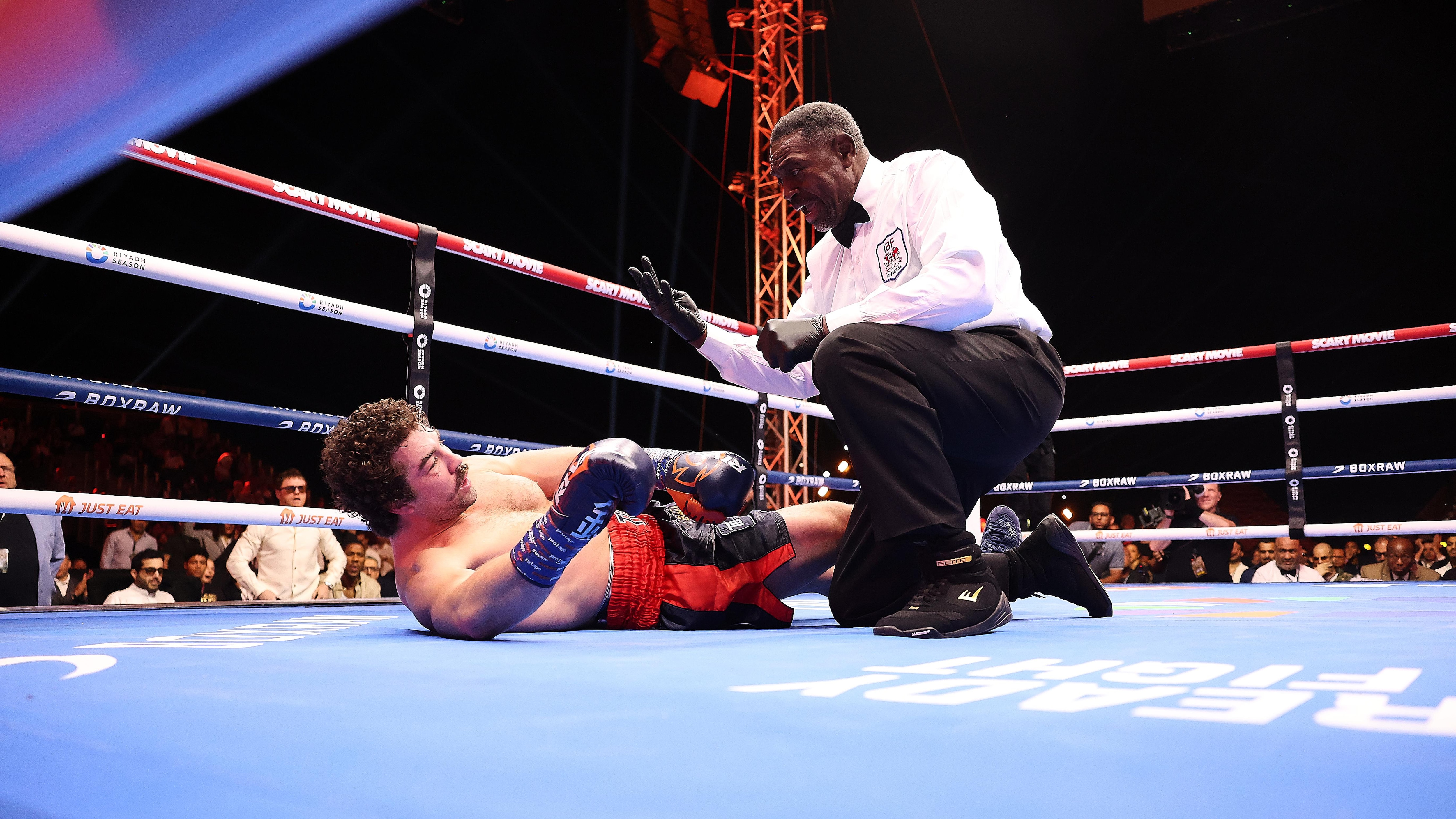 Oleksandr Usyk v Rico Verhoeven: Glory in Giza - Fight Night