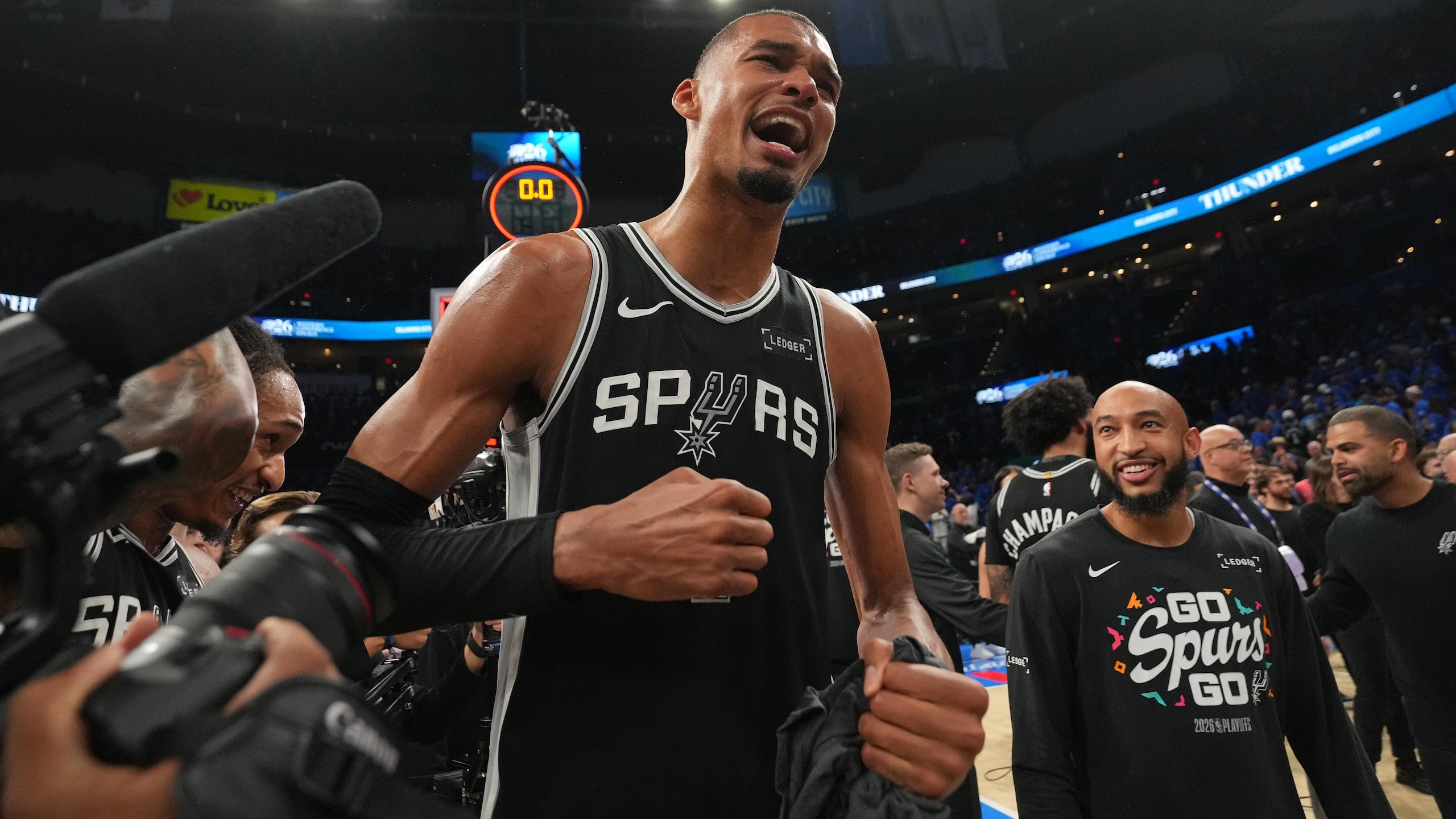 San Antonio Spurs v Oklahoma City Thunder - Game Seven