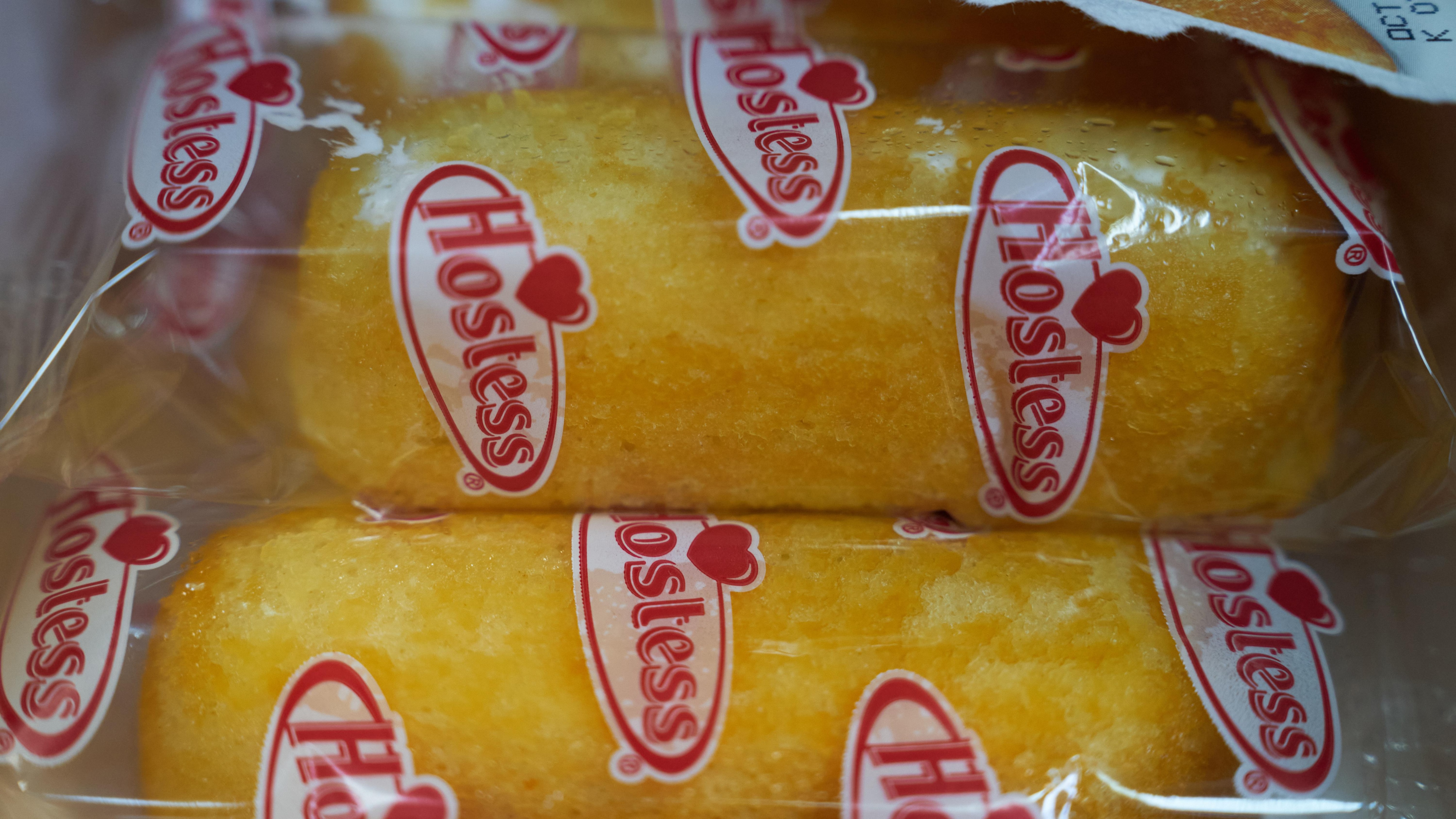 J.M. Smucker to Buy Twinkies Maker Hostess for $5.6 Billion J.M. Smucker to Buy Twinkies Maker Hostess for $5.6 Billion