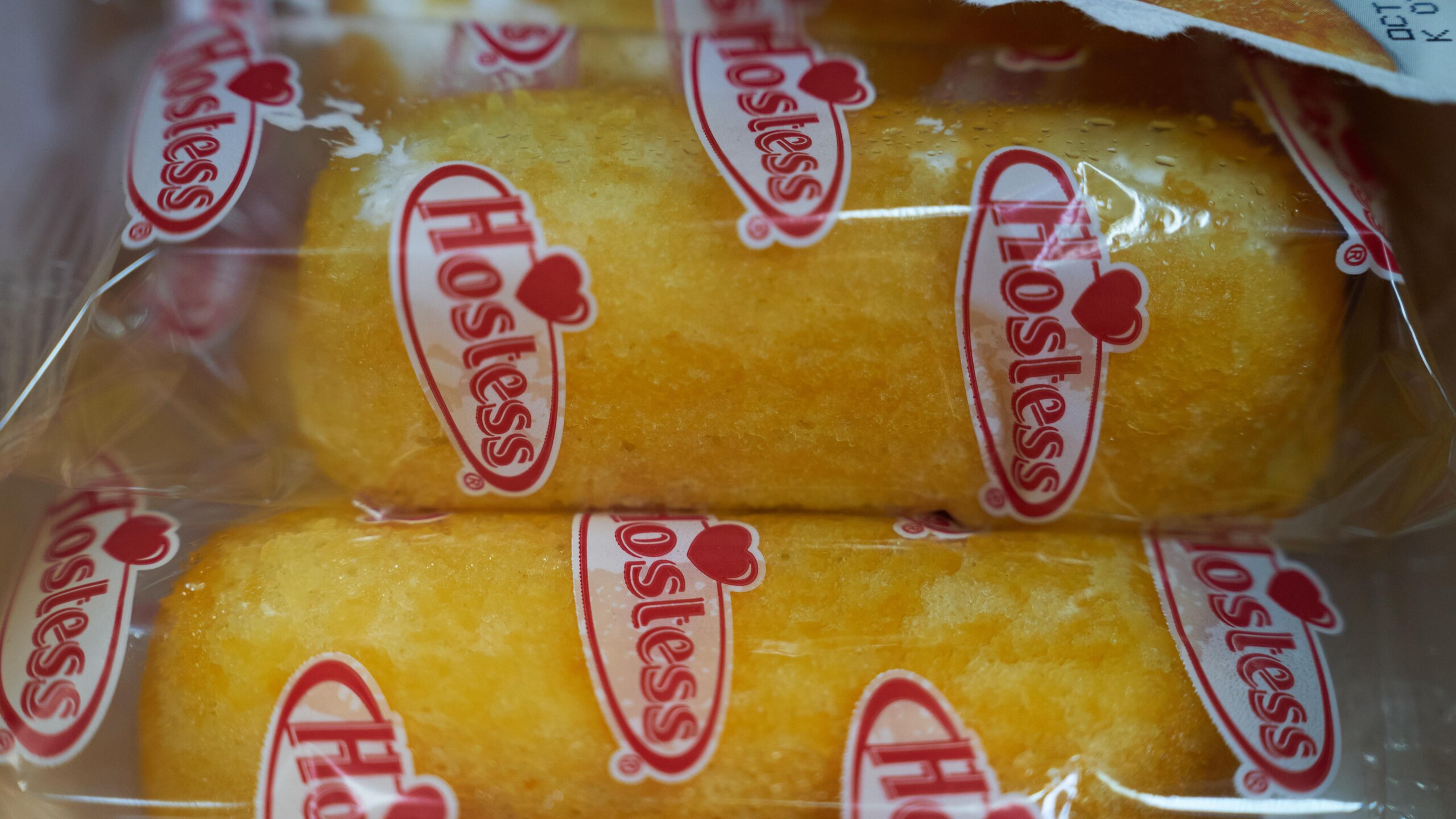 J.M. Smucker to Buy Twinkies Maker Hostess for $5.6 Billion J.M. Smucker to Buy Twinkies Maker Hostess for $5.6 Billion