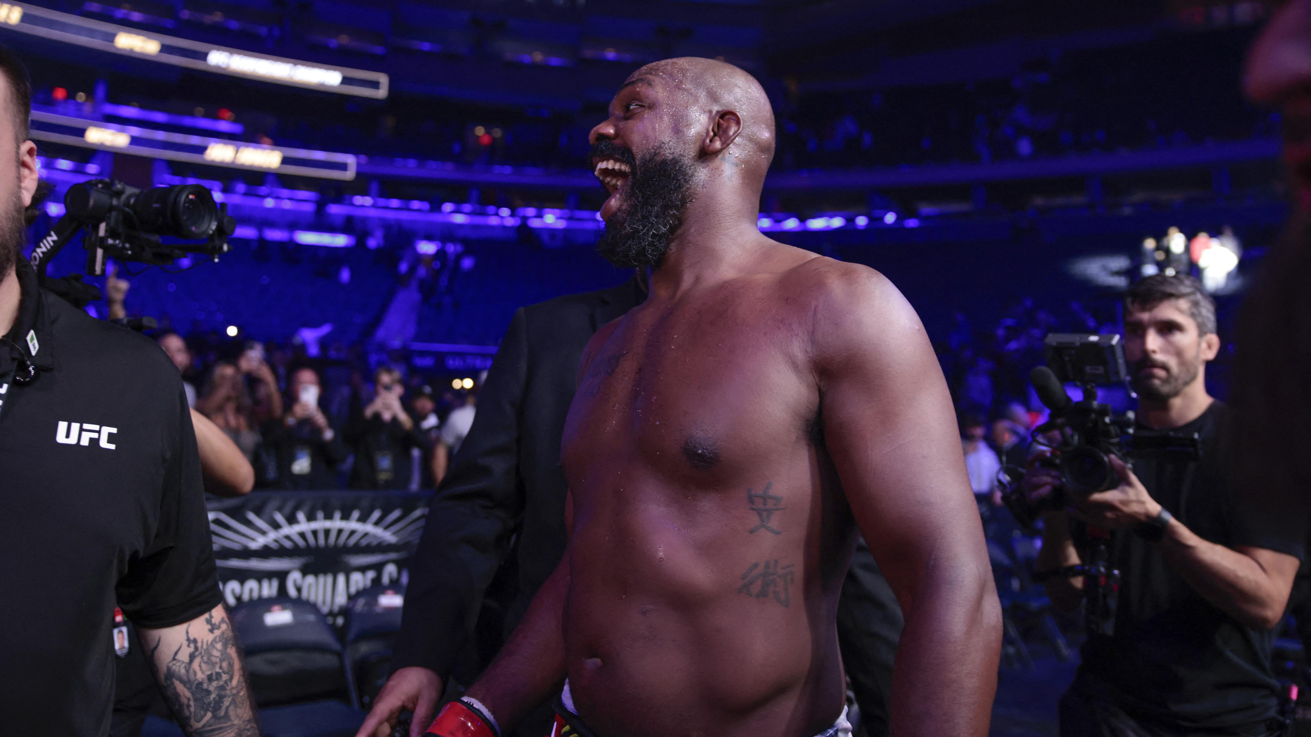 MMA-UFC-HEAVYWEIGHT-USA-JONES-MIOCIC