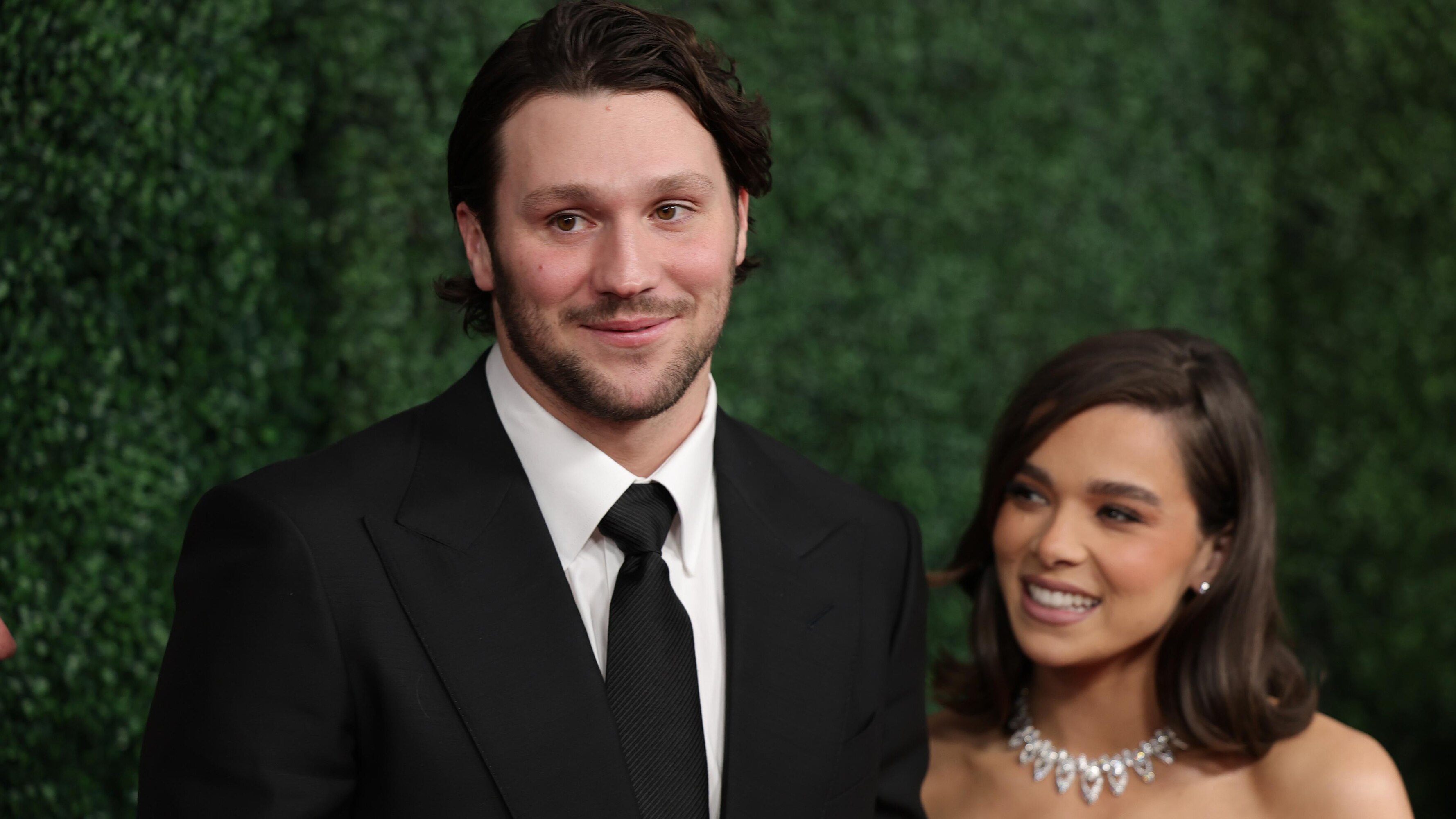 Bills' Josh Allen, Wife Hailee Steinfeld Reveal Name of Newborn Daughter in IG Photo