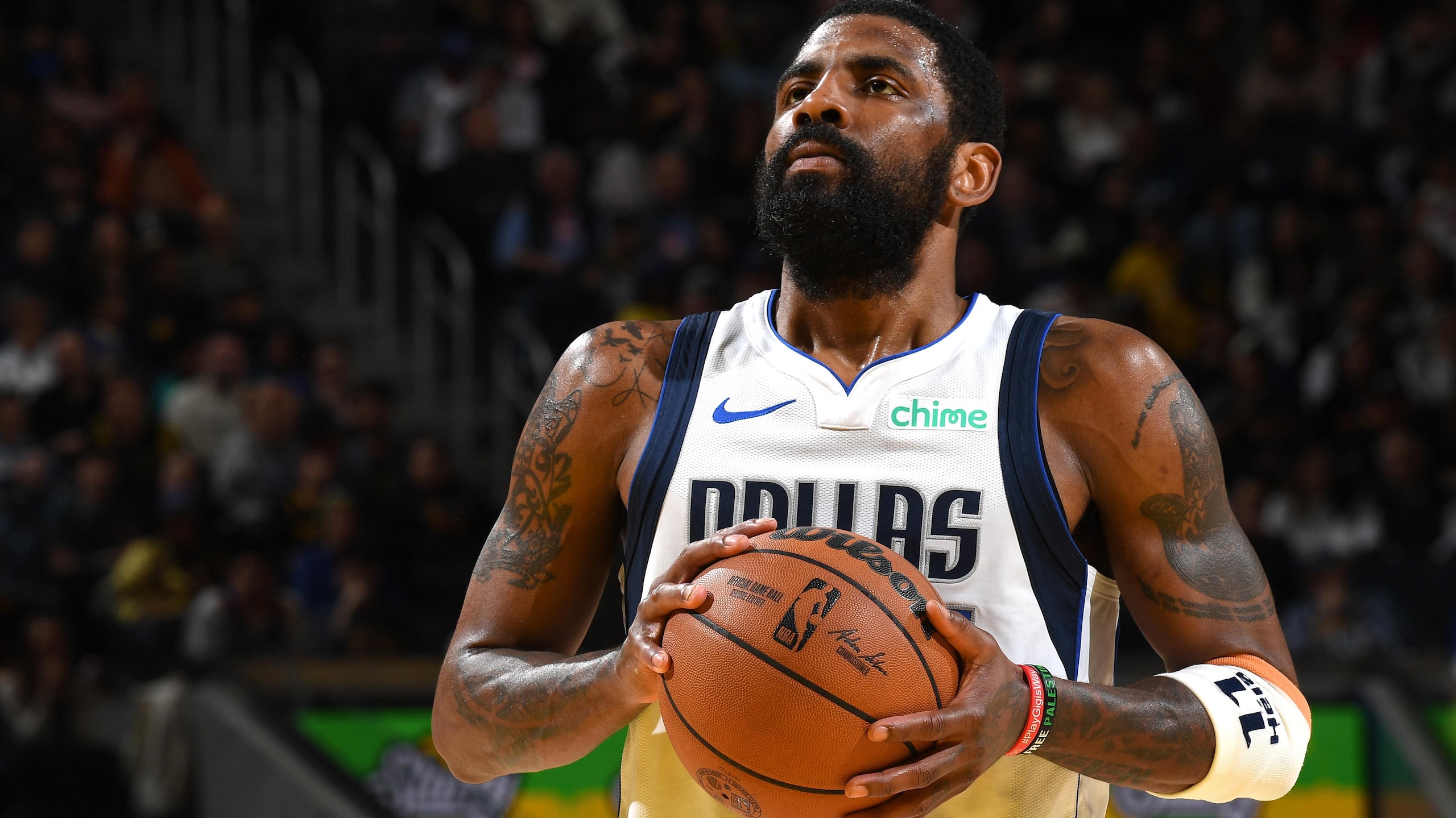 Dallas Mavericks v Golden State Warriors