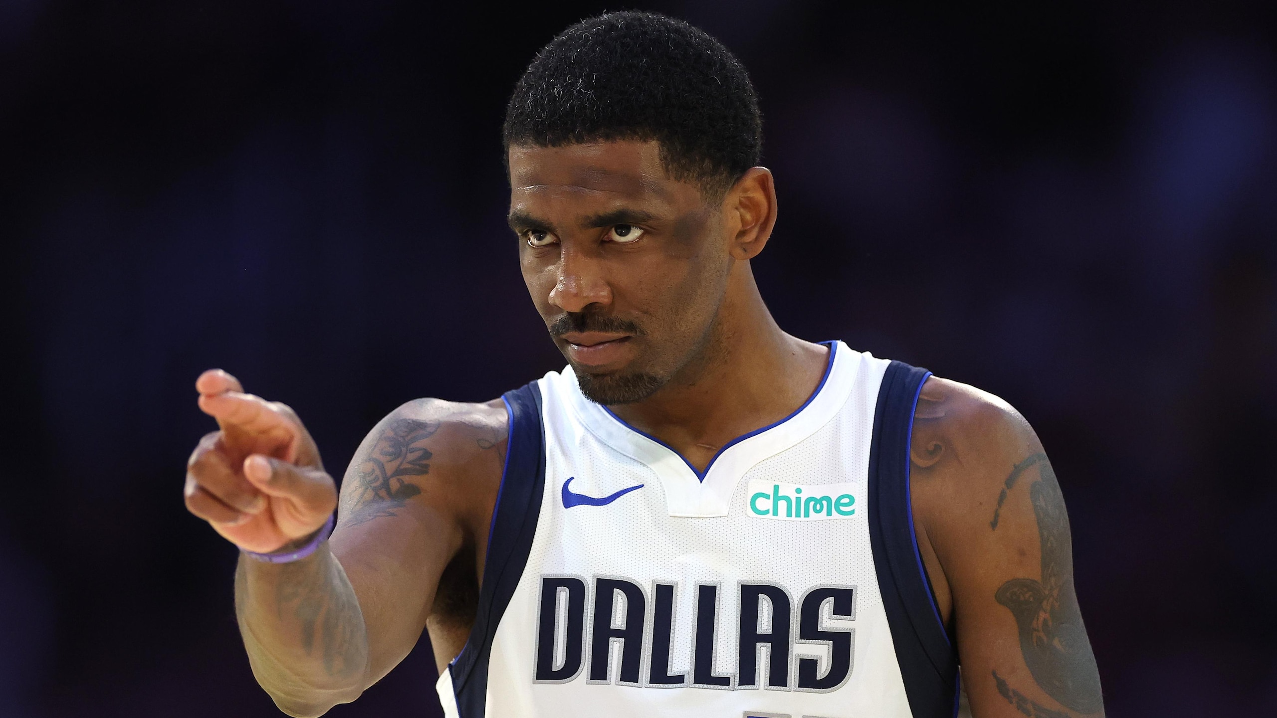 Dallas Mavericks v Los Angeles Lakers