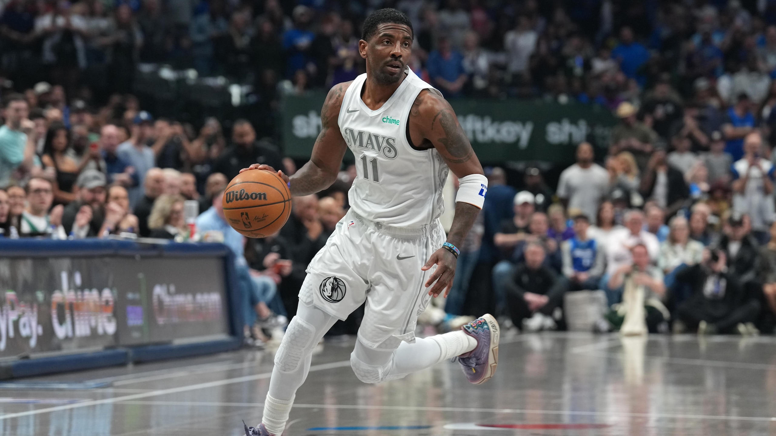 Milwaukee Bucks v Dallas Mavericks