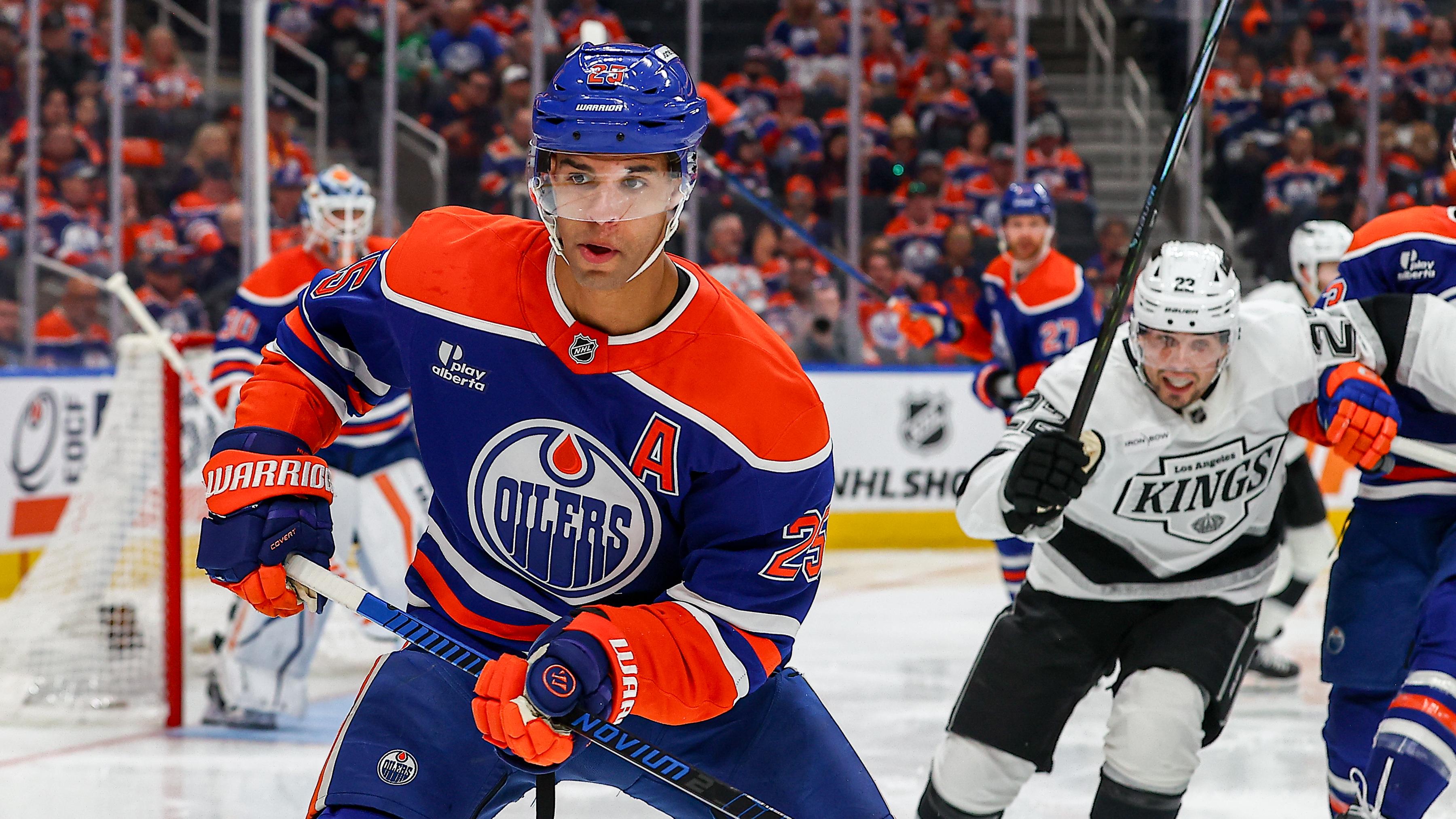 NHL: MAY 01 Stanley Cup Playoffs First Round Kings at Oilers