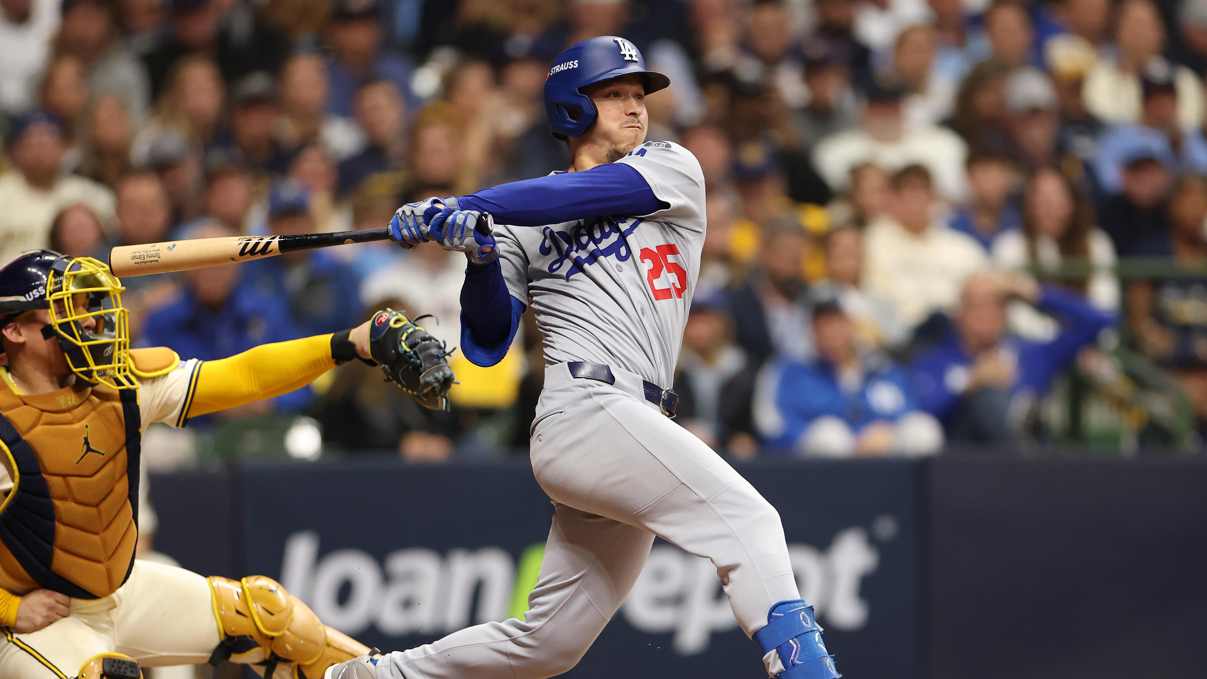 National League Championship Series - Los Angeles Dodgers v Milwaukee Brewers - Game Two National League Championship Series - Los Angeles Dodgers v Milwaukee Brewers - Game Two