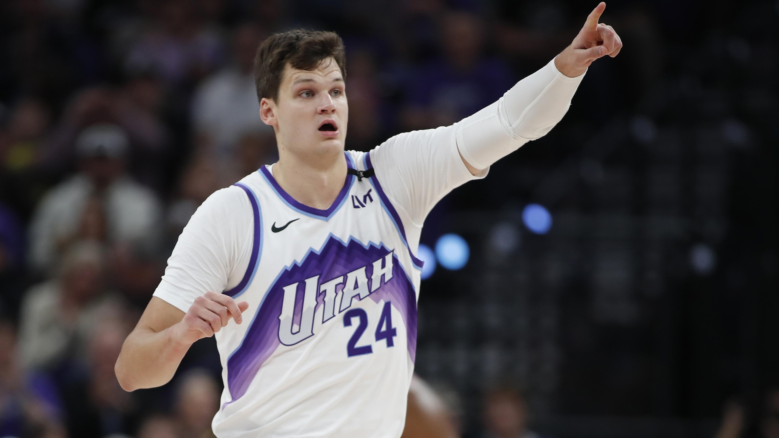 Los Angeles Clippers v Utah Jazz