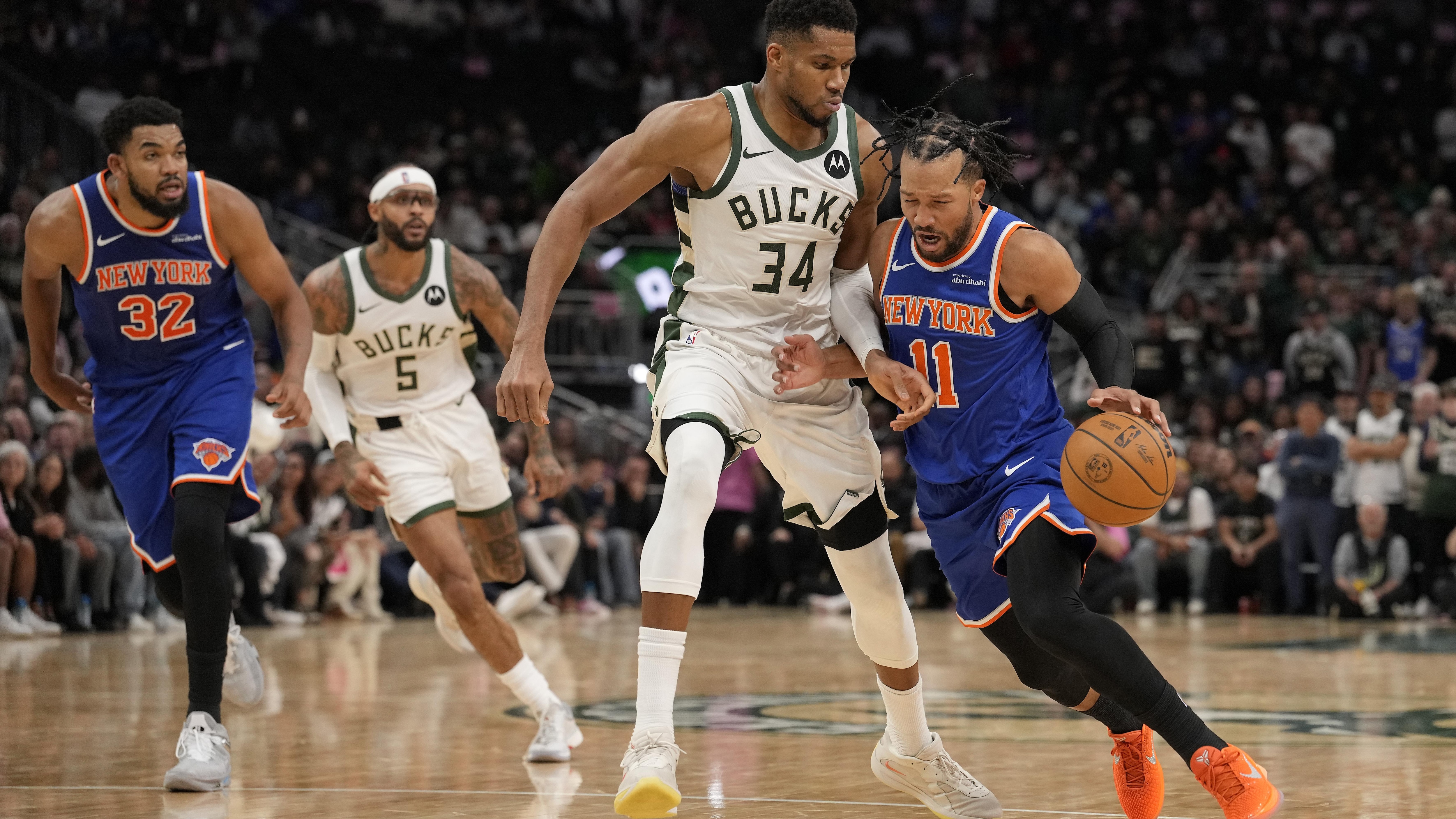 New York Knicks v Milwaukee Bucks New York Knicks v Milwaukee Bucks