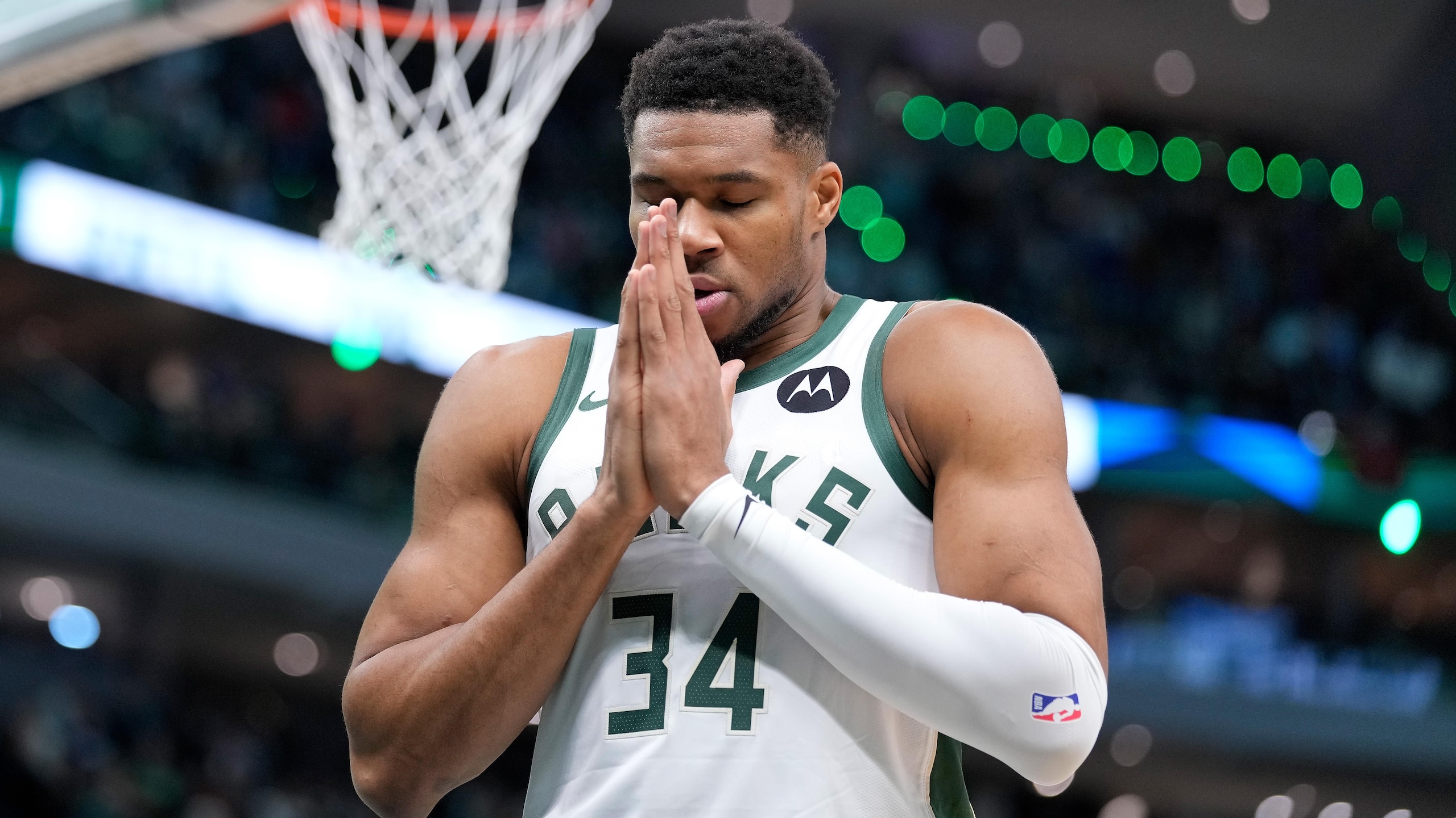 Houston Rockets v Milwaukee Bucks