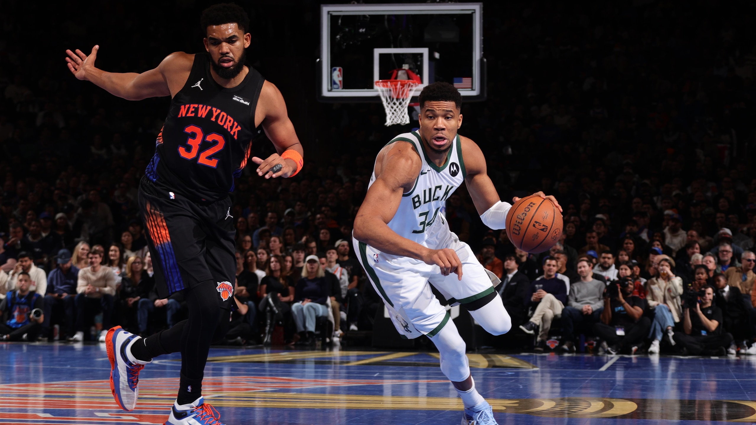 Milwaukee Bucks v New York Knicks