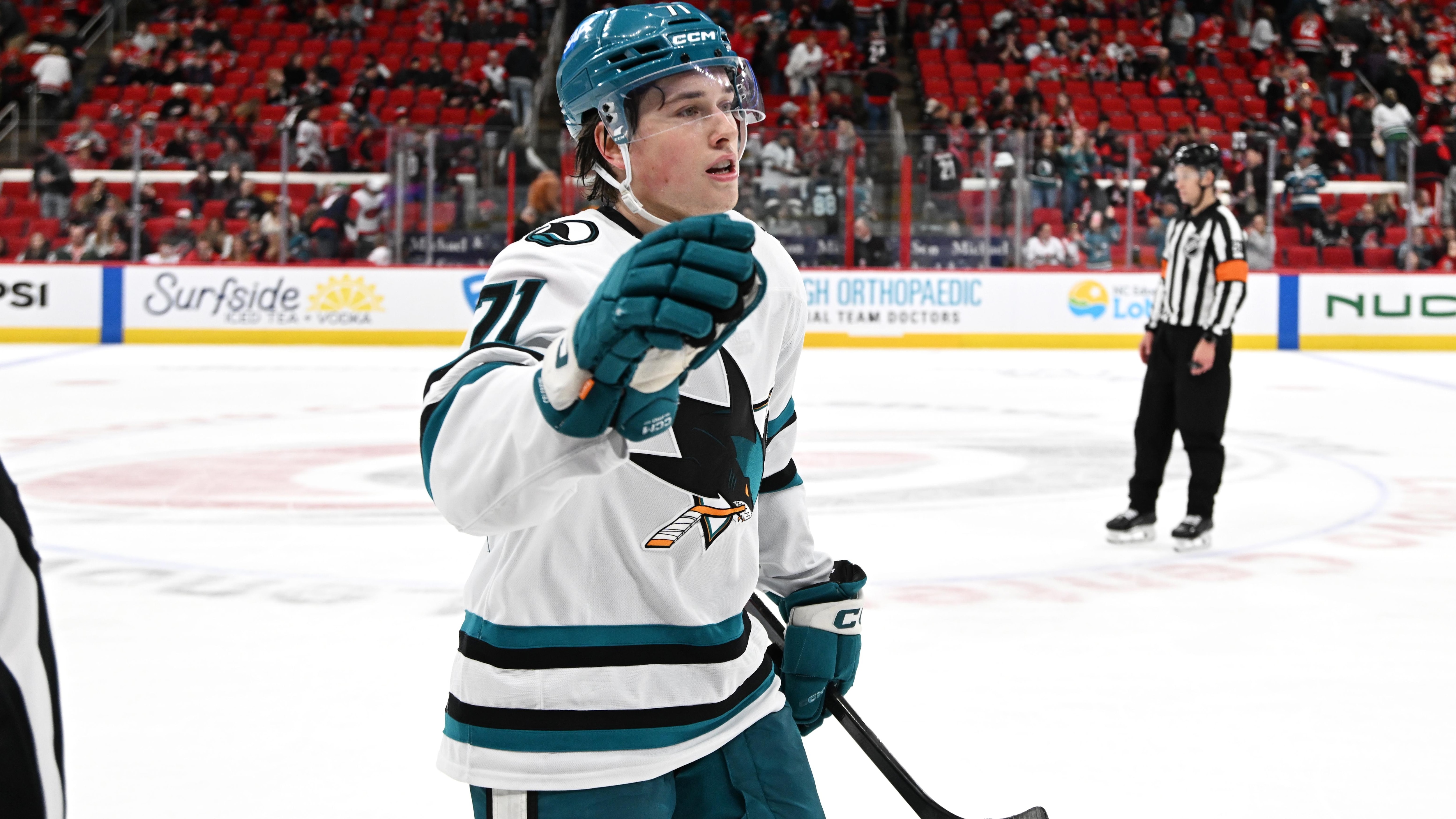NHL: DEC 07 Sharks at Hurricanes