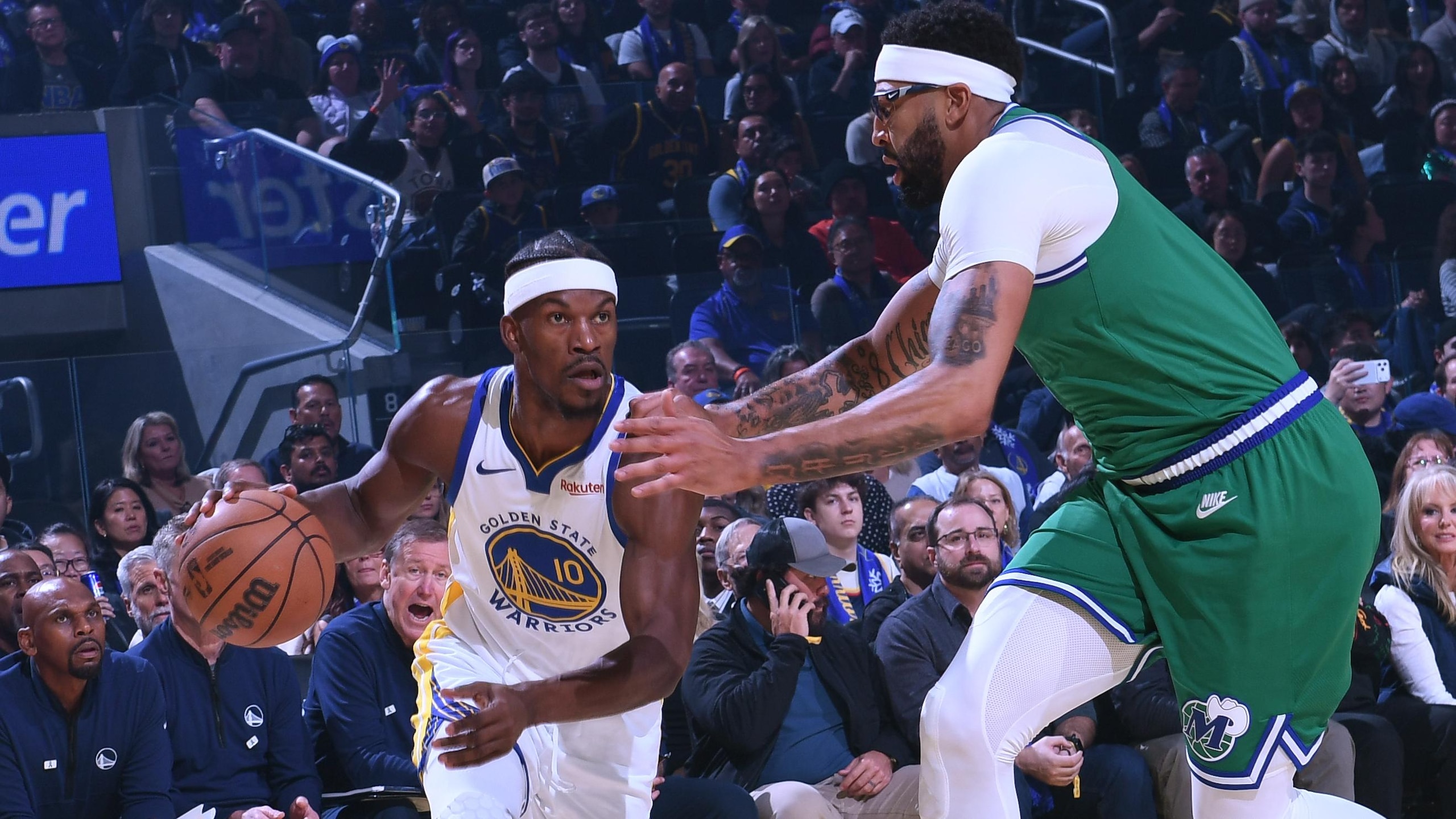 Dallas Mavericks v Golden State Warriors
