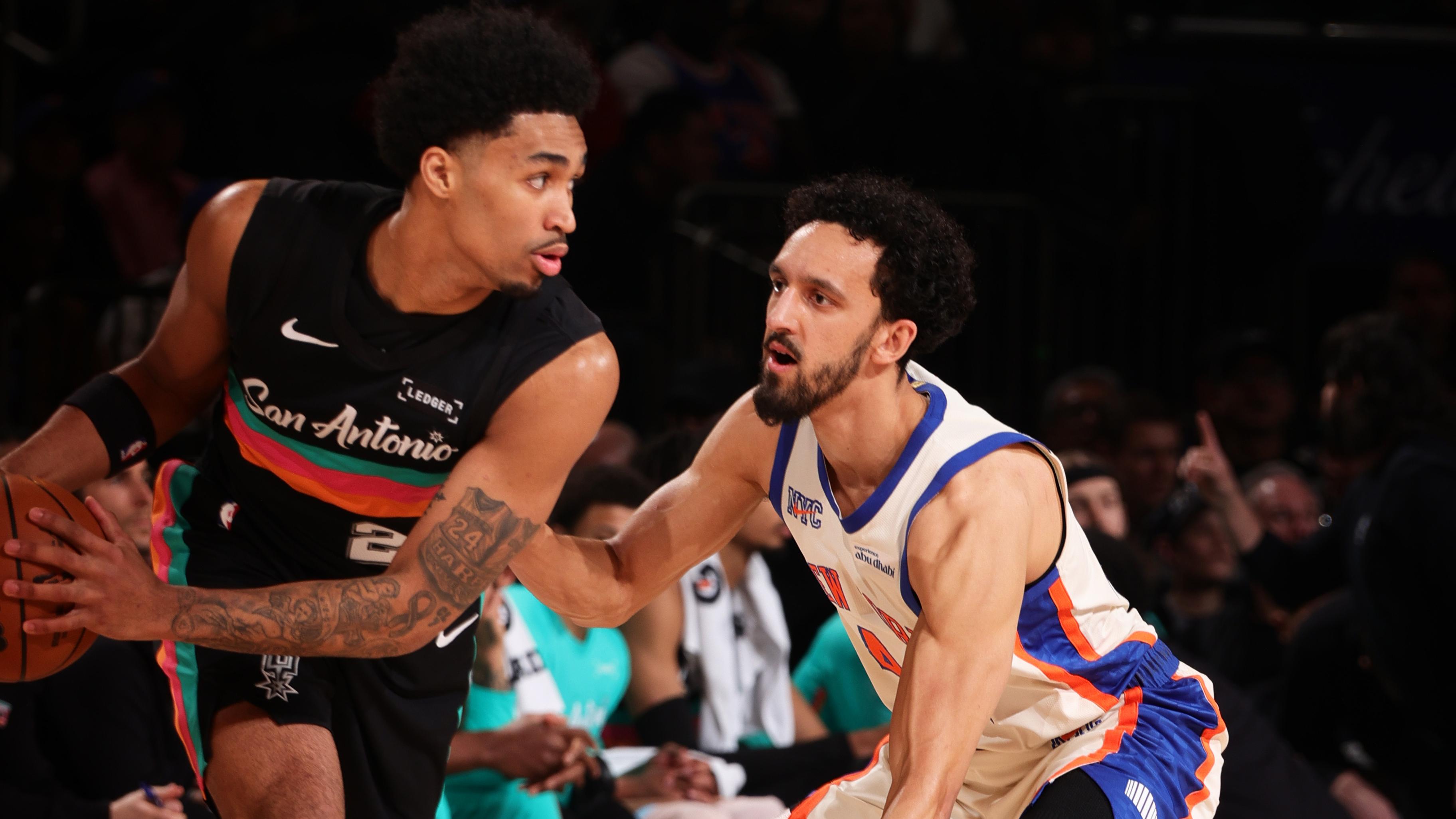 San Antonio Spurs v New York Knicks