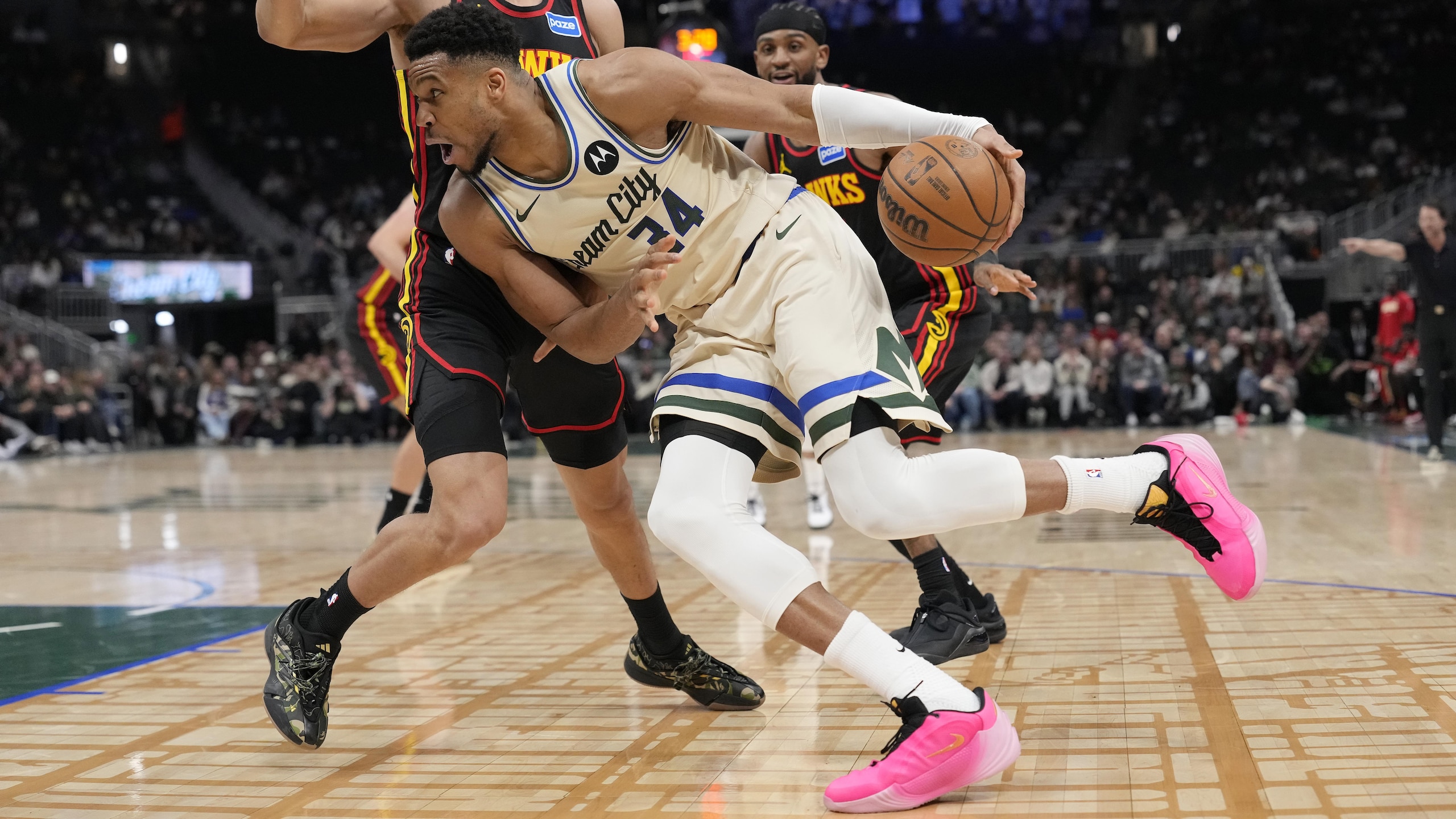 Atlanta Hawks v Milwaukee Bucks