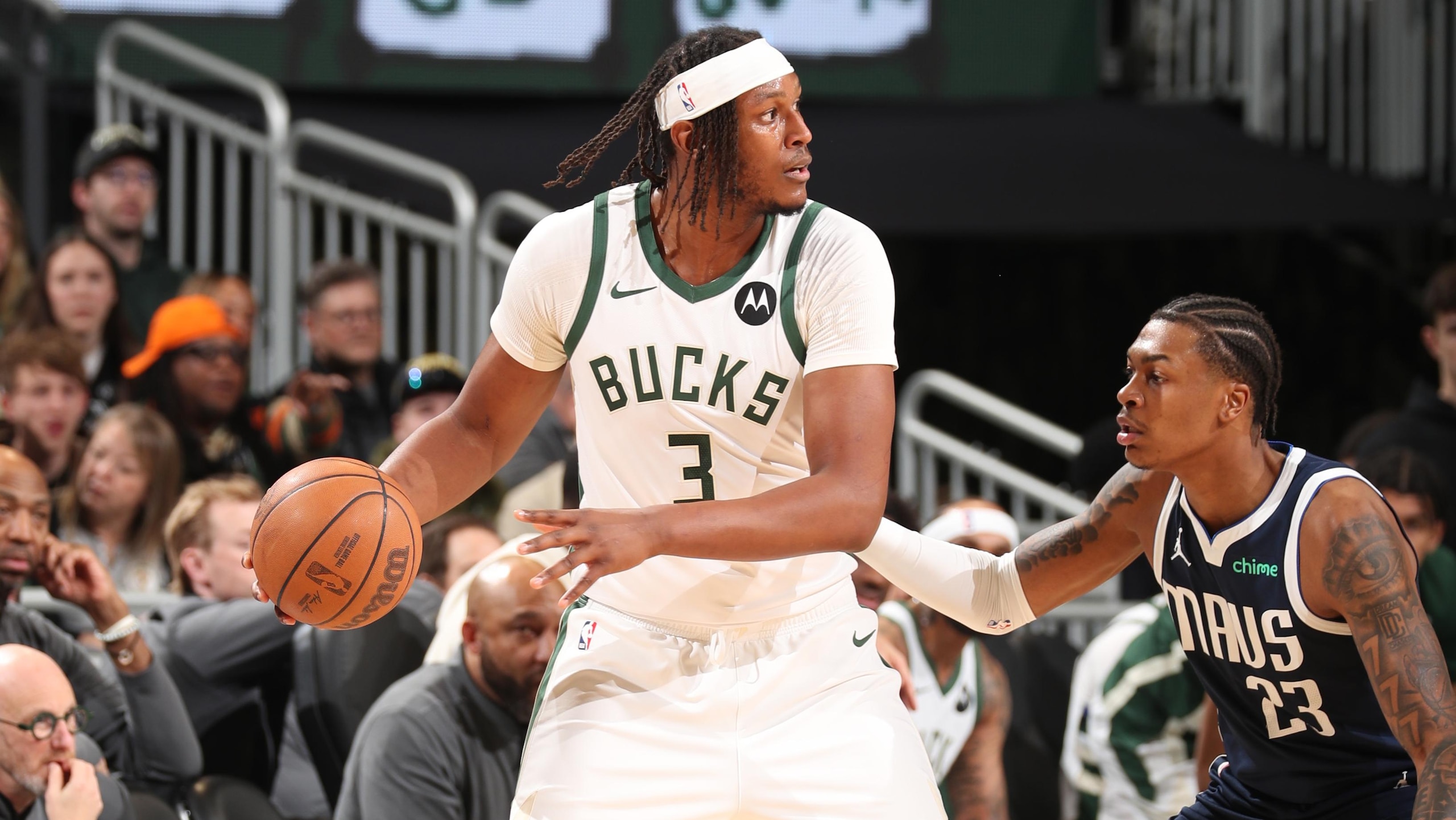 Dallas Mavericks v Milwaukee Bucks