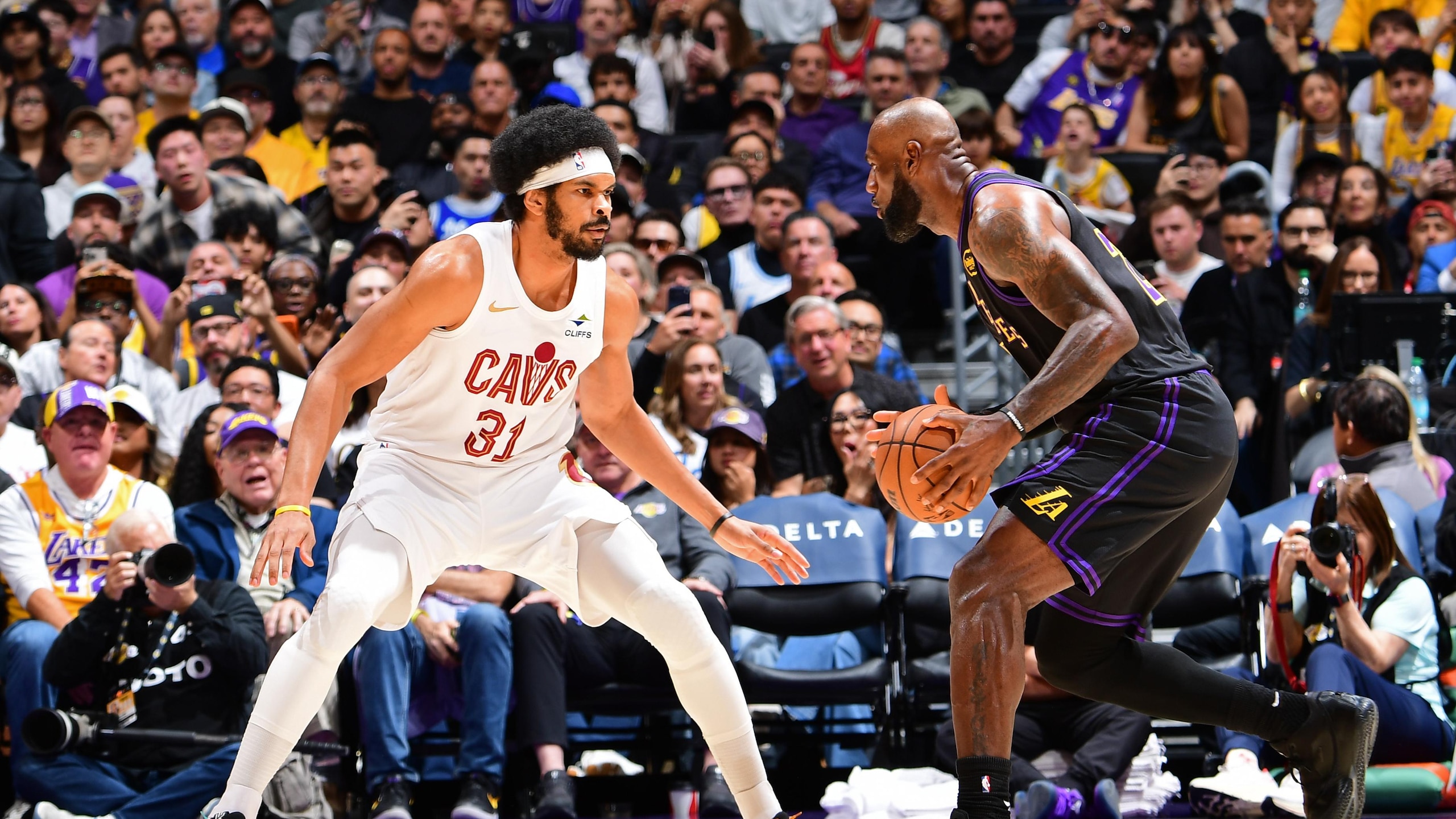 Cleveland Cavaliers v Los Angeles Lakers