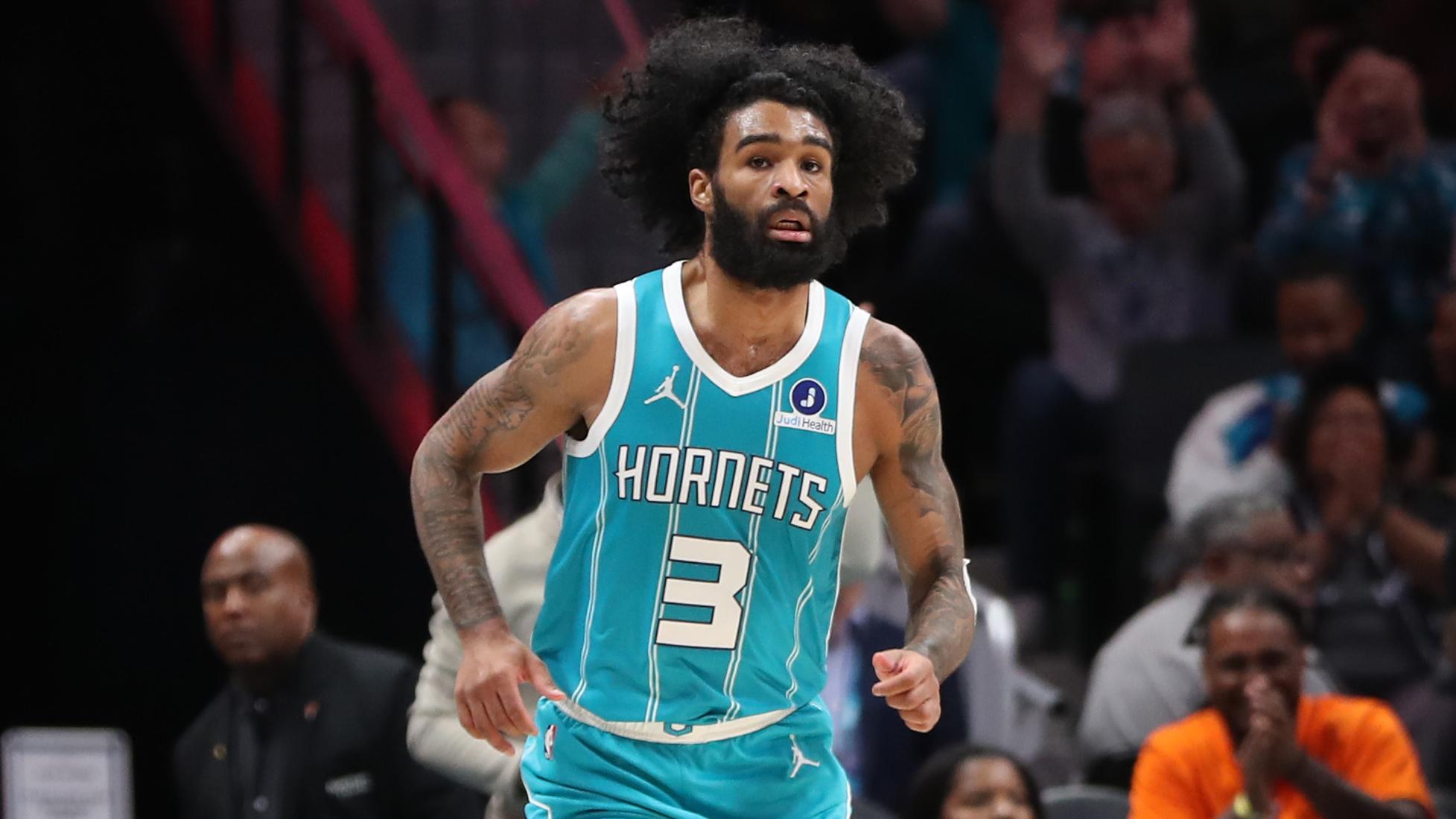 Phoenix Suns v Charlotte Hornets