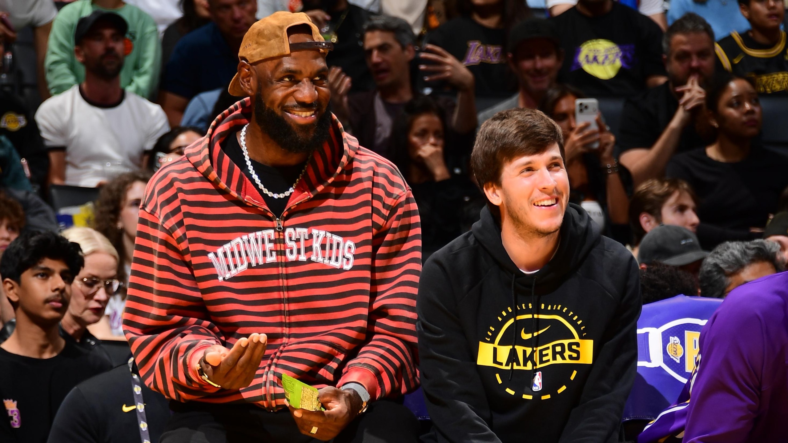 Oklahoma City Thunder v Los Angeles Lakers