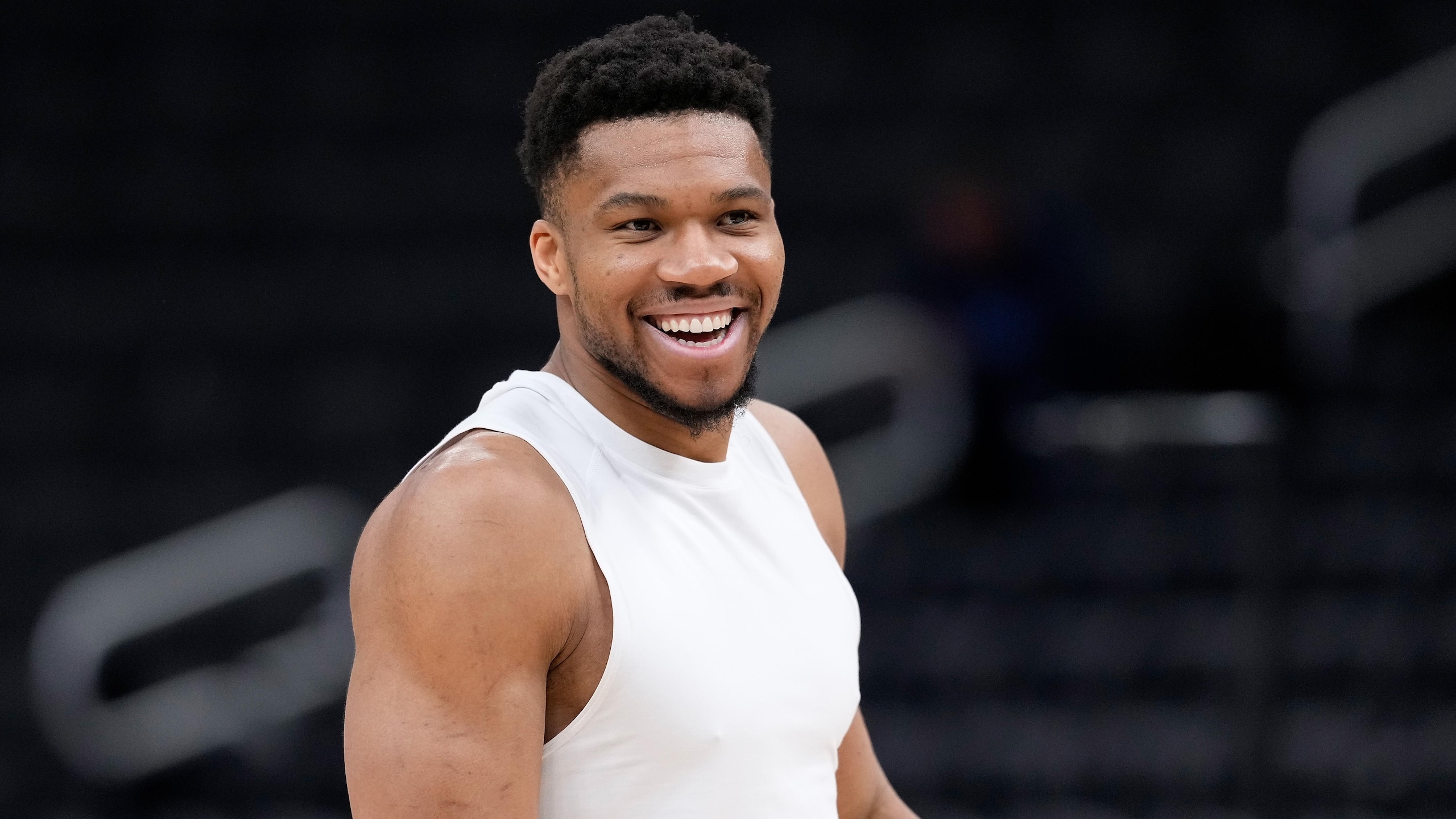 Memphis Grizzlies v Milwaukee Bucks