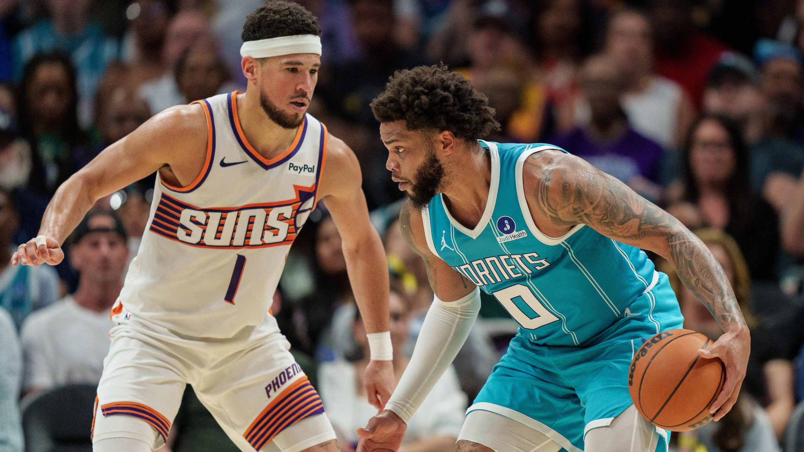 Phoenix Suns v Charlotte Hornets