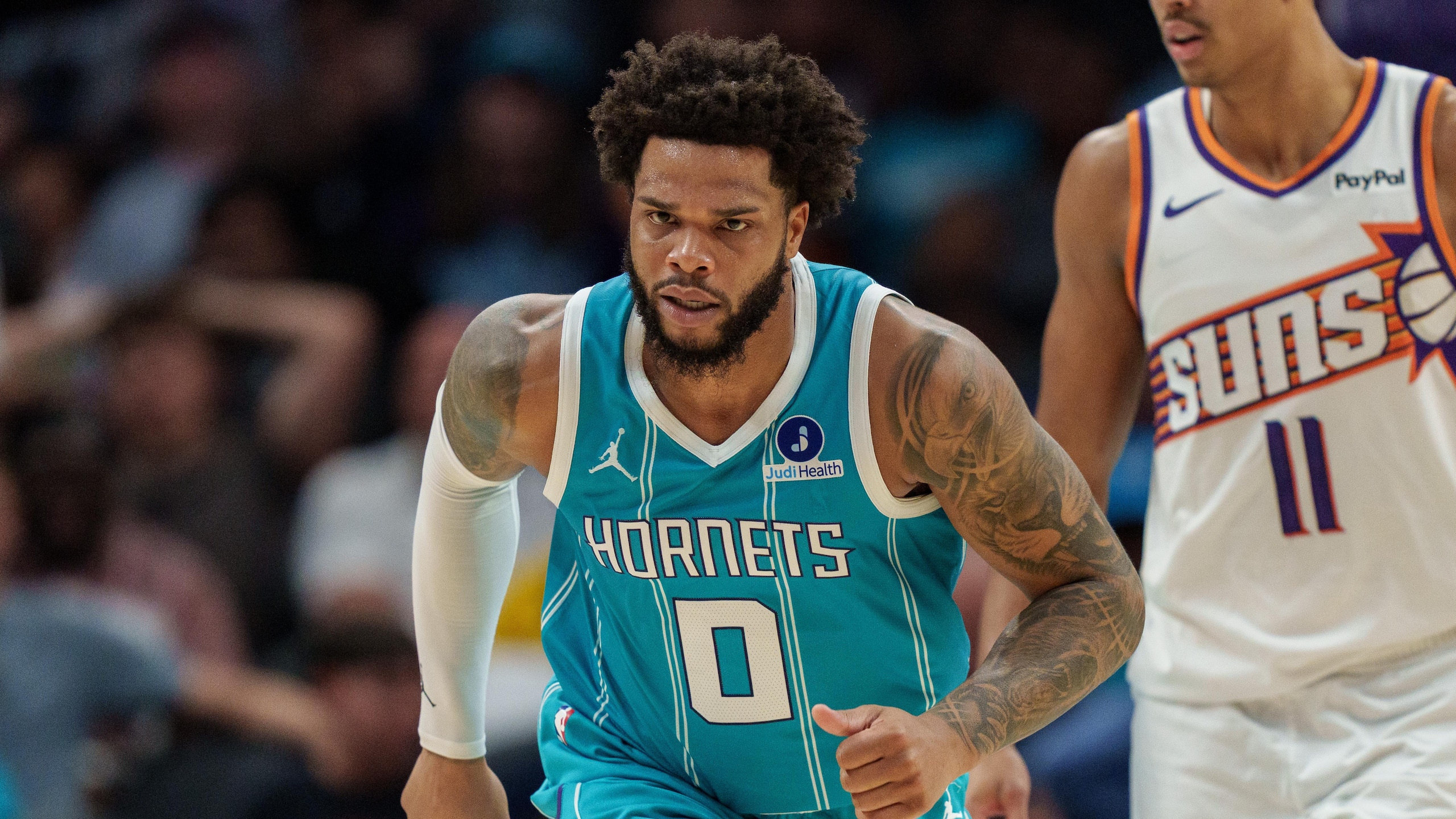 Phoenix Suns v Charlotte Hornets