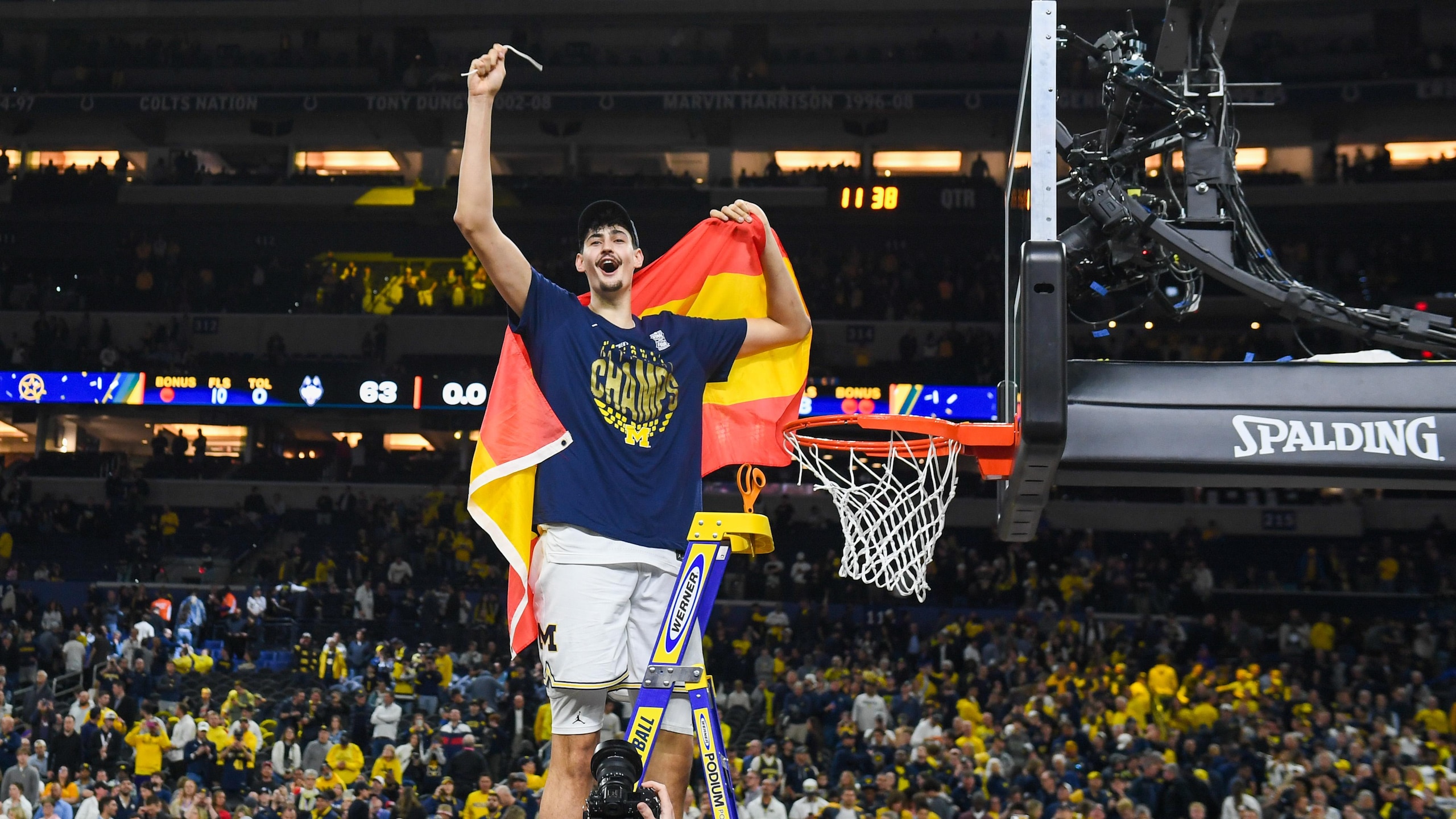 NCAA Men's Basketball Tournament – Championship – Indianapolis:  UConn v Michigan