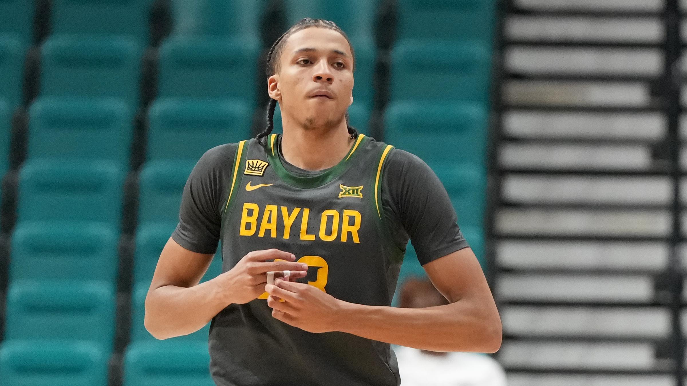 College Basketball Crown - Quarterfinal