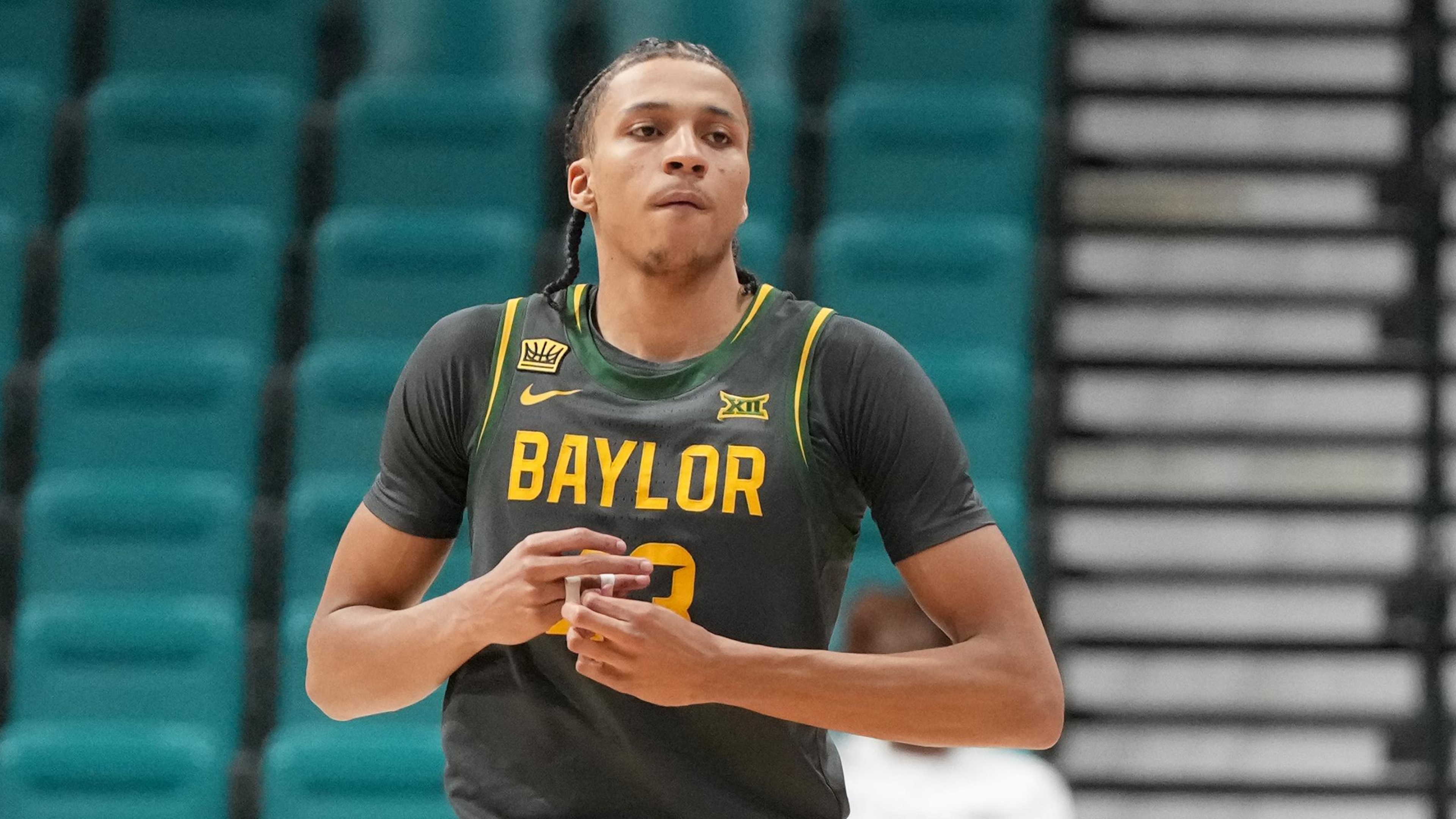 College Basketball Crown - Quarterfinal