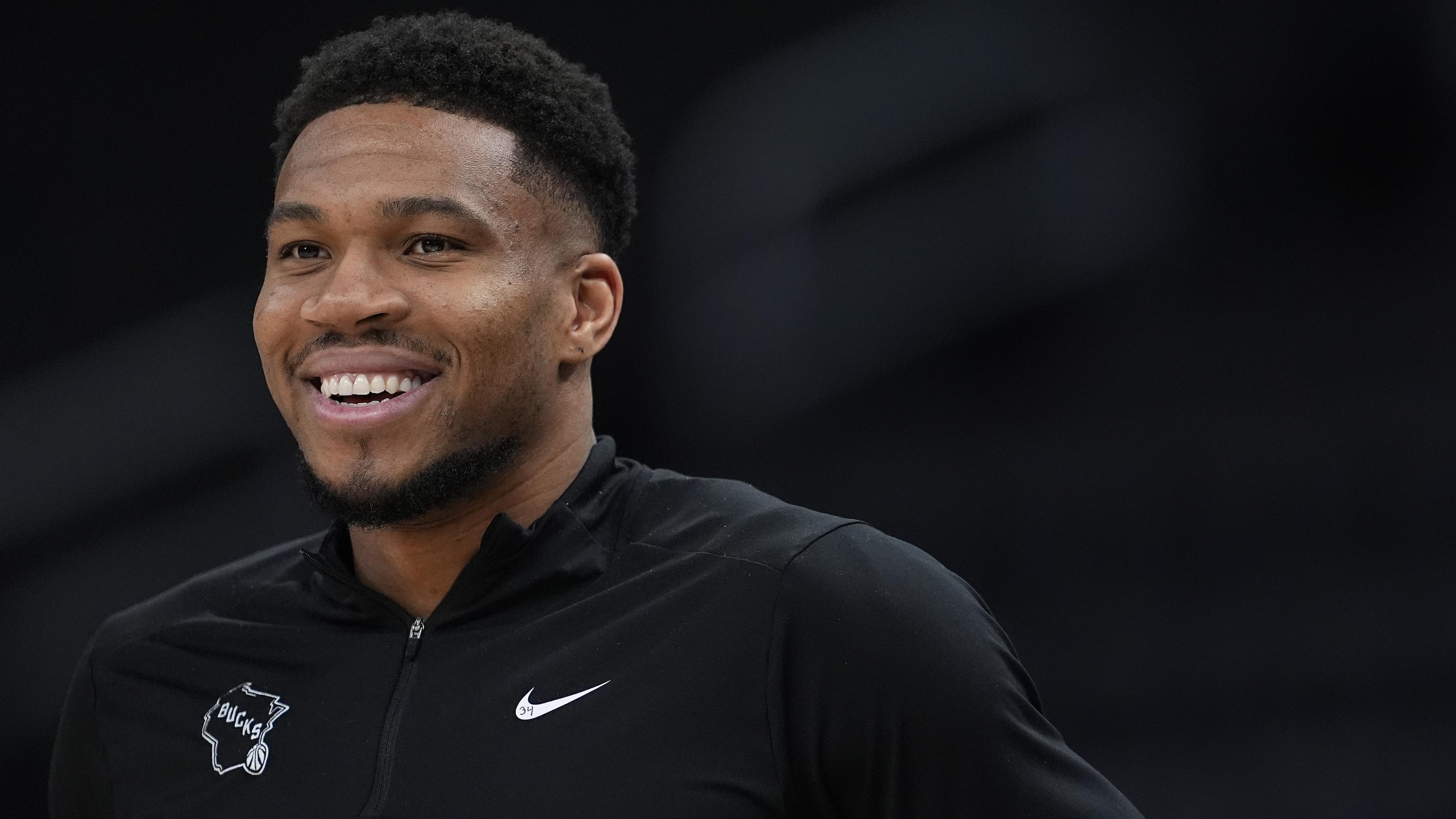 Νέες φήμες NBA αποκαλύπτουν ότι οι Bucks έλαβαν «4 δυνατές προσφορές» για τον Γιάννη πριν από το Heat Trade
