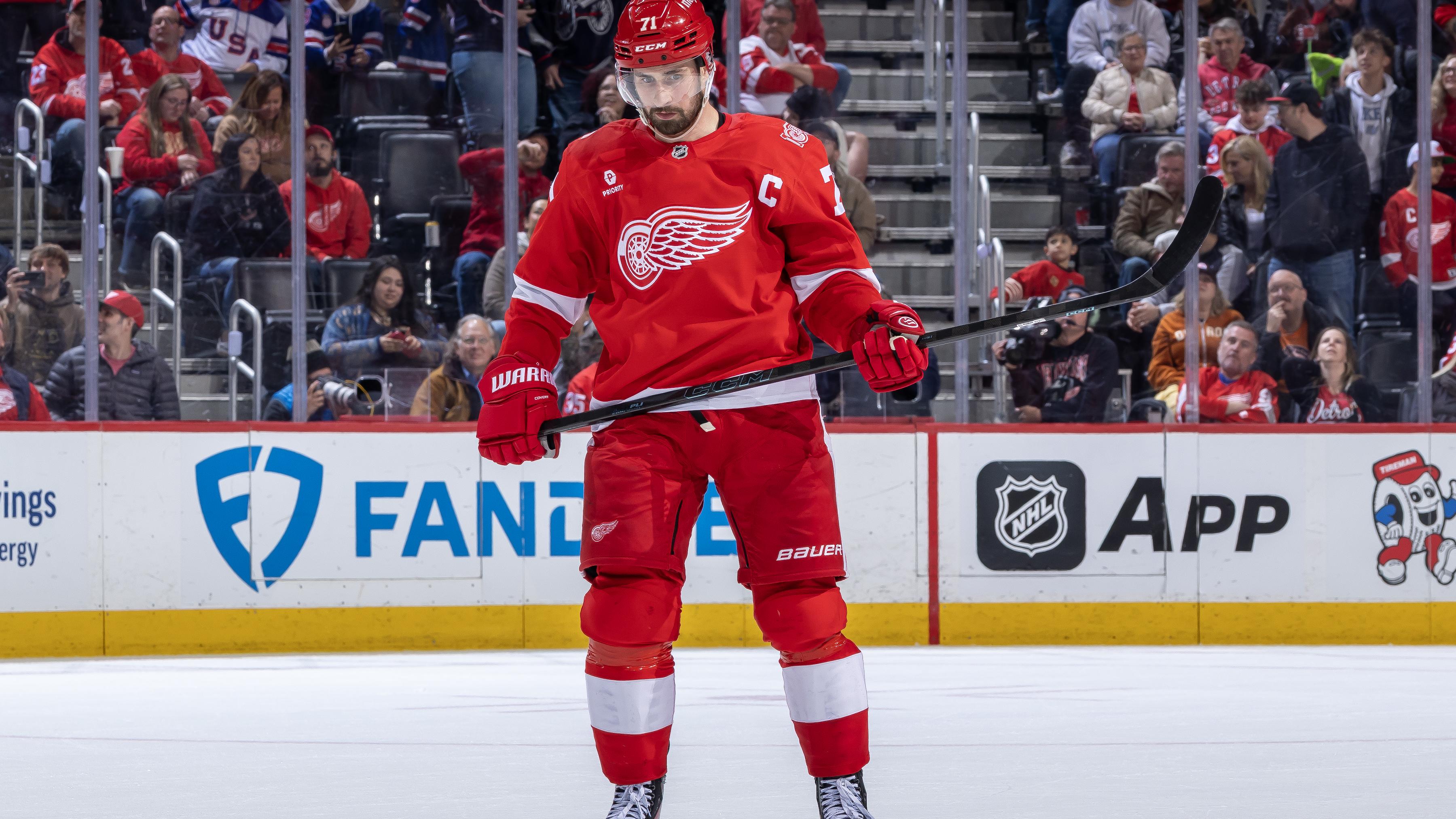 Columbus Blue Jackets v Detroit Red Wings