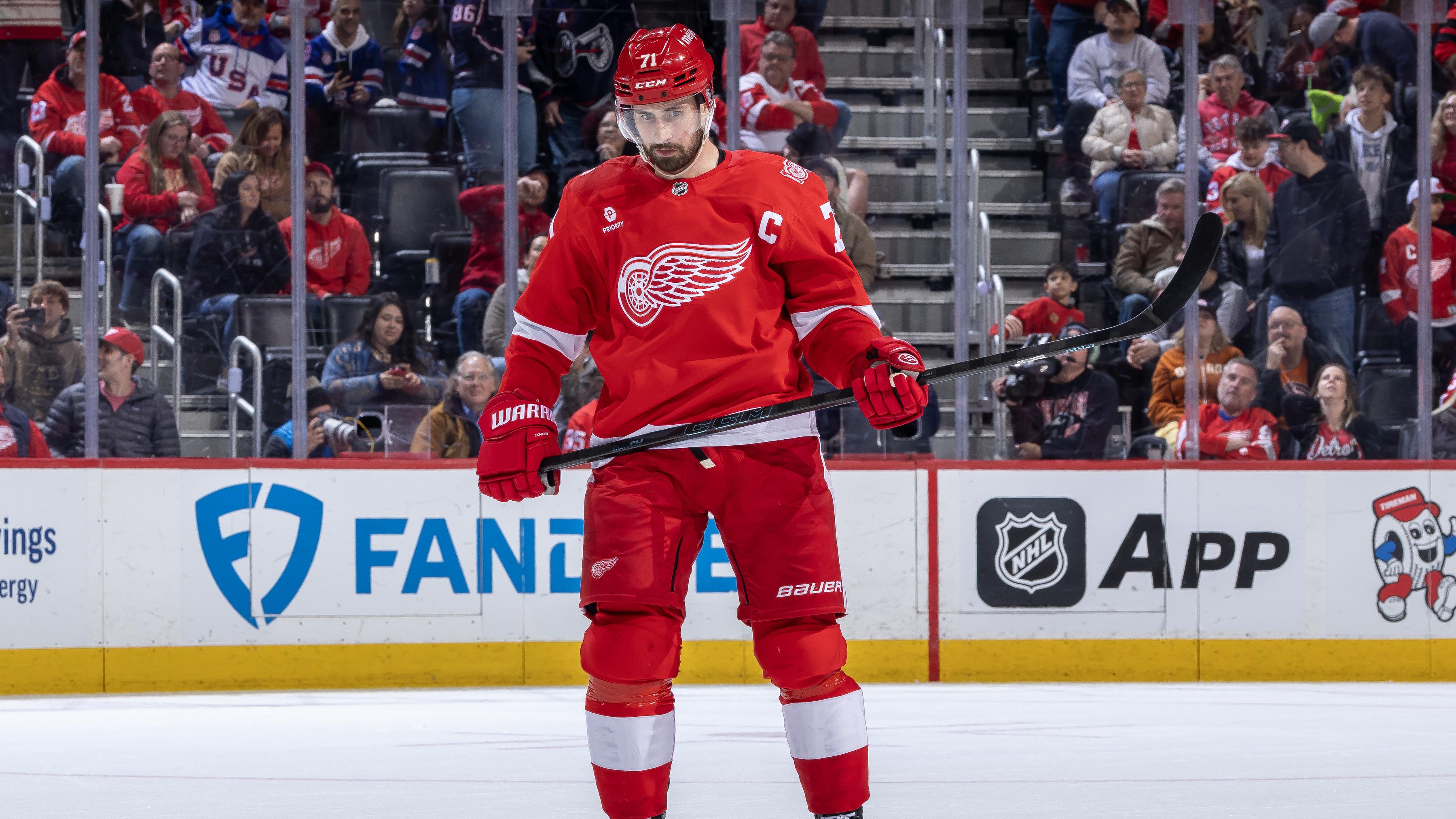 Columbus Blue Jackets v Detroit Red Wings