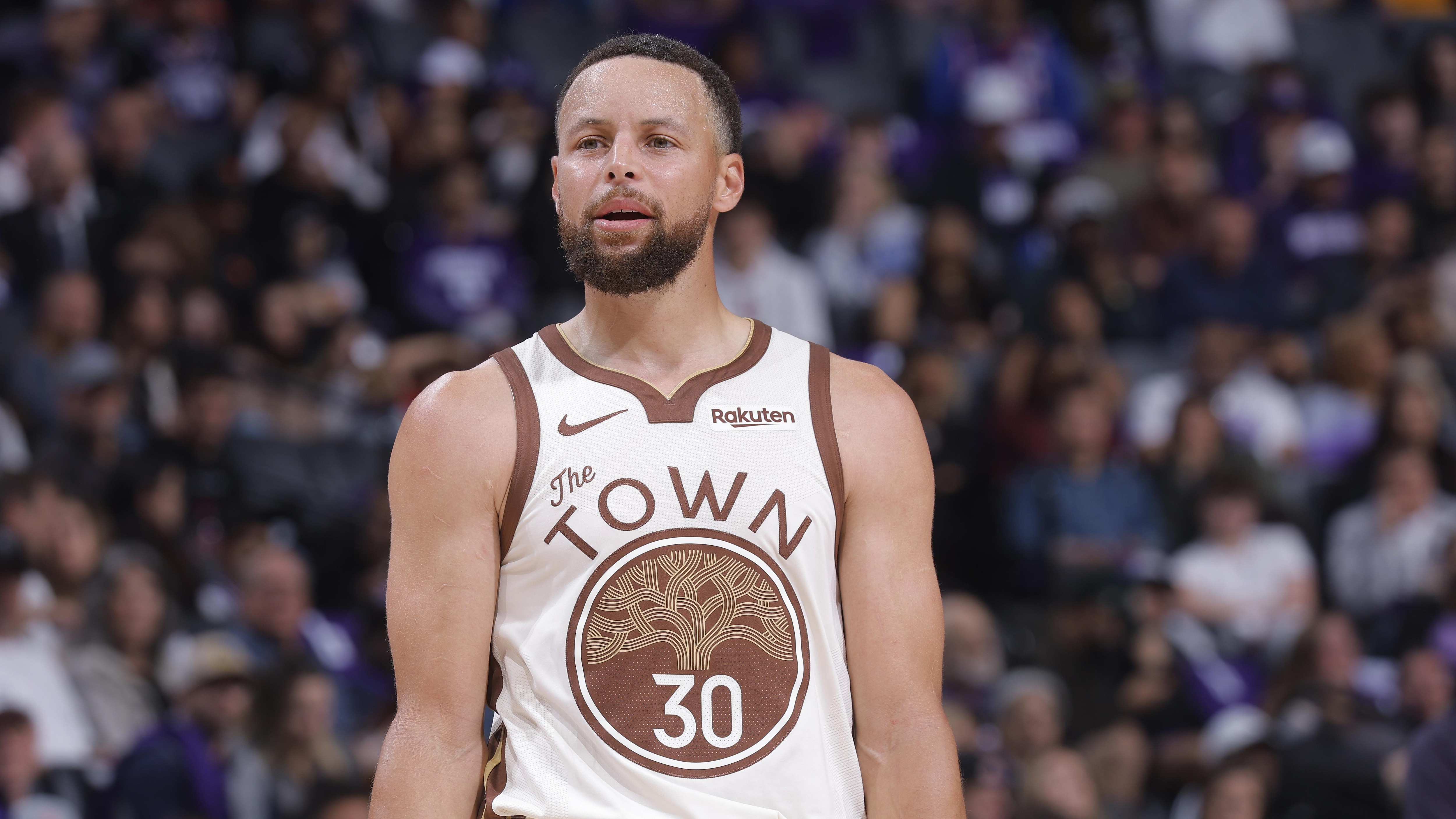 Golden State Warriors v Sacramento Kings