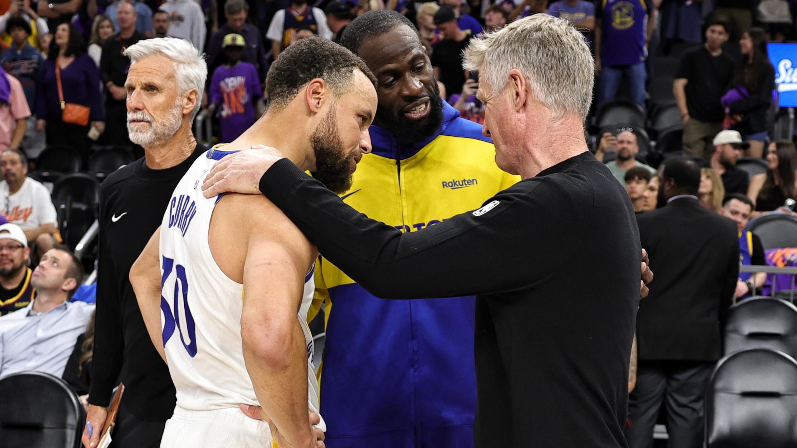 Golden State Warriors v Phoenix Suns - Play-In Tournament