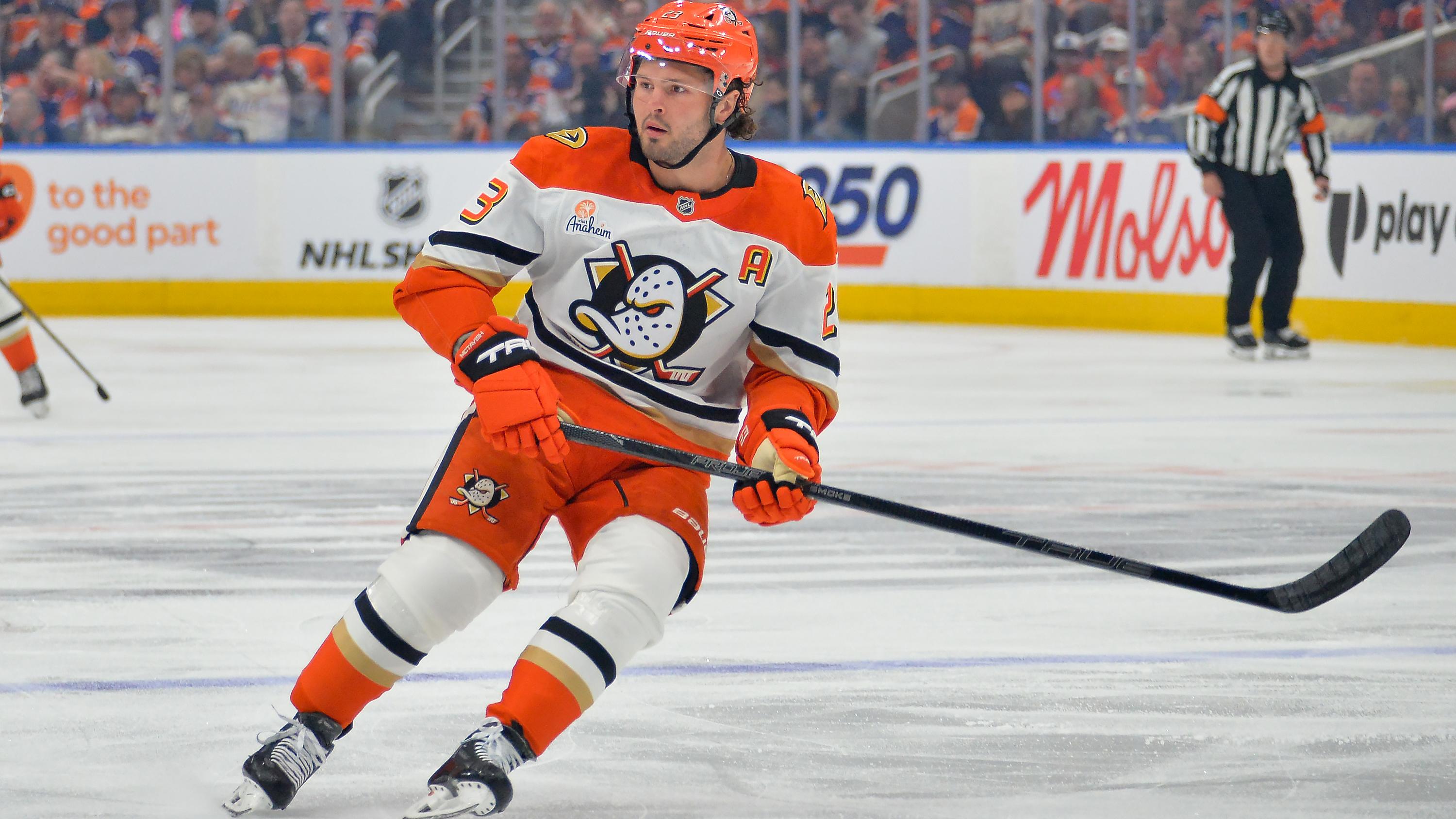 Anaheim Ducks v Edmonton Oilers - Game One Anaheim Ducks v Edmonton Oilers - Game One