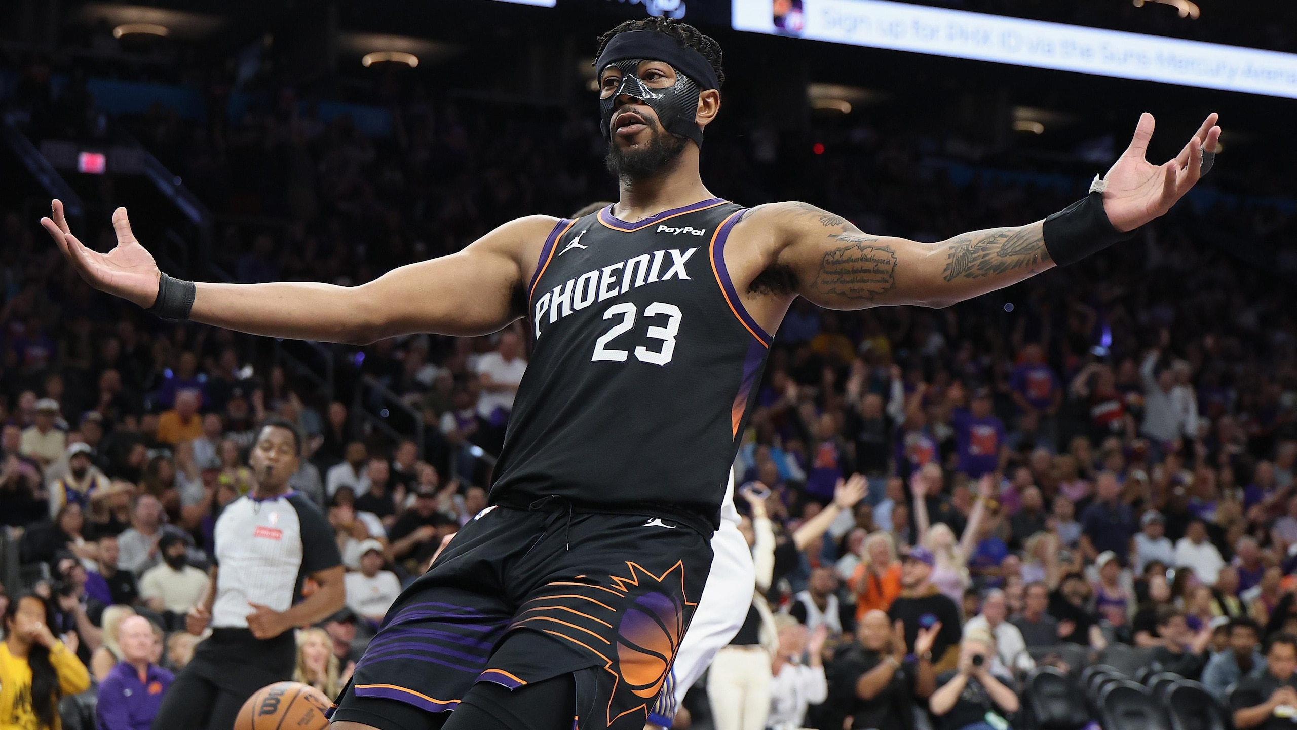 Golden State Warriors v Phoenix Suns - Play-In Tournament