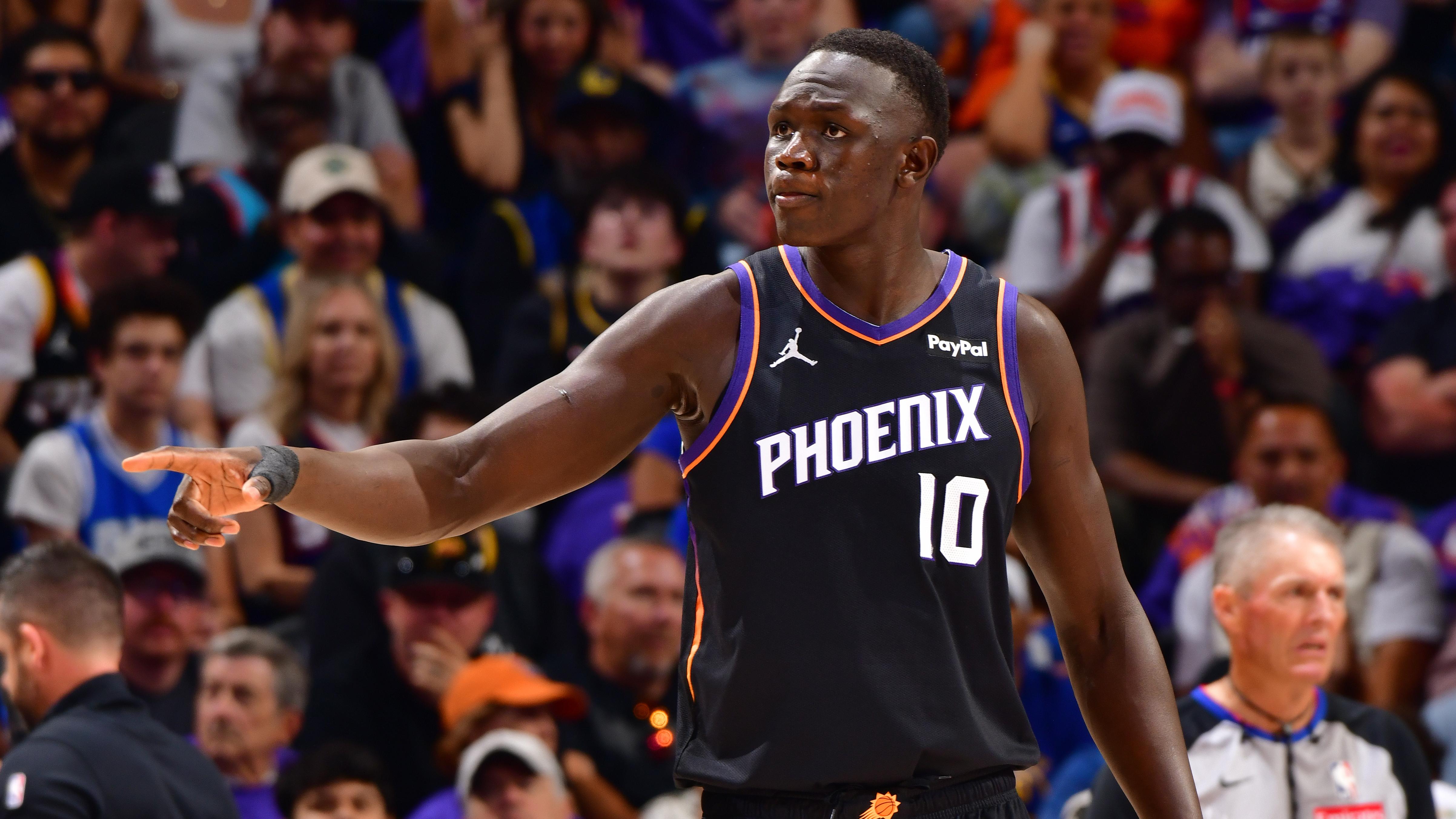 Golden State Warriors v Phoenix Suns - Play-In Tournament
