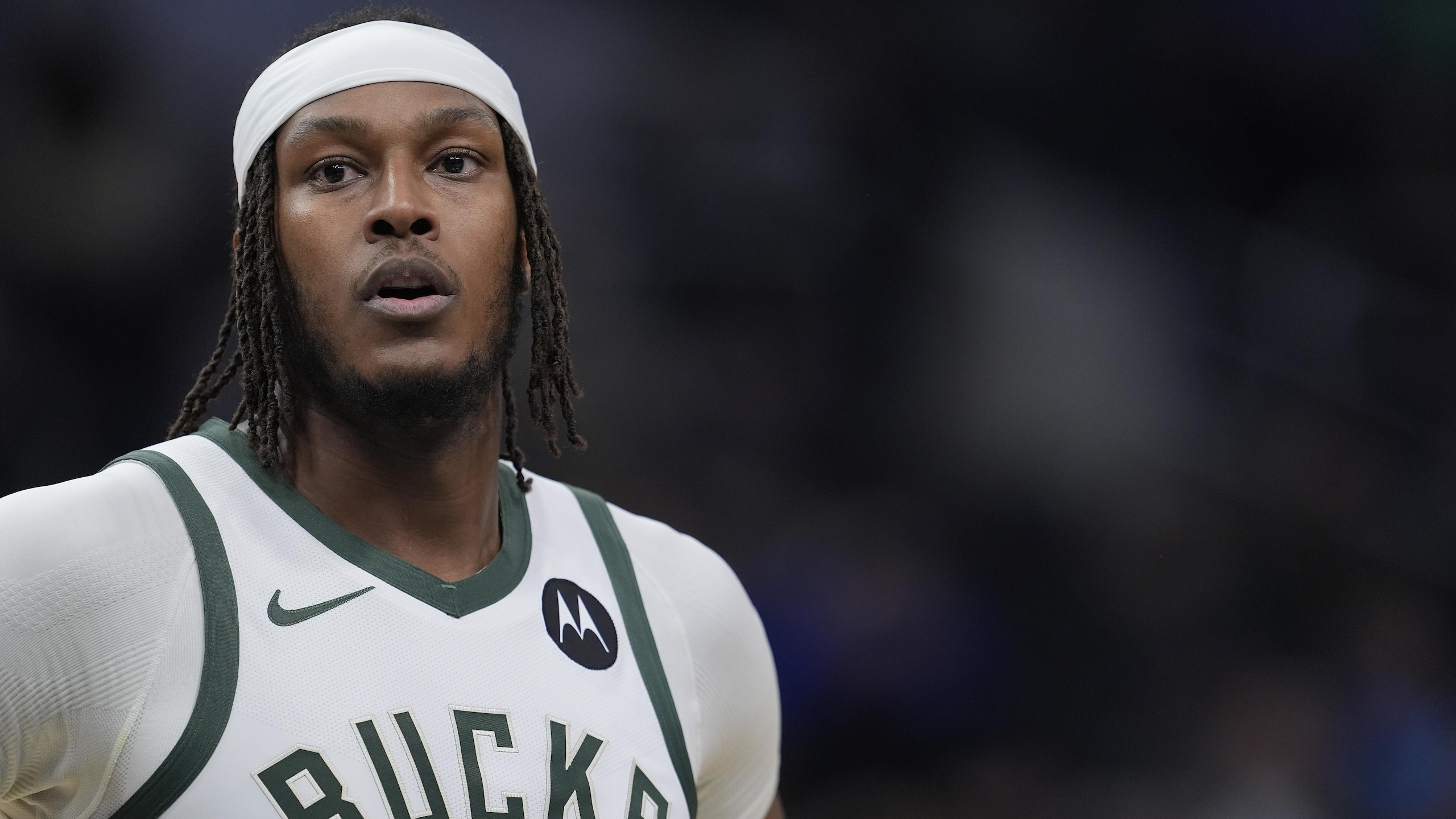 Dallas Mavericks v Milwaukee Bucks Dallas Mavericks v Milwaukee Bucks