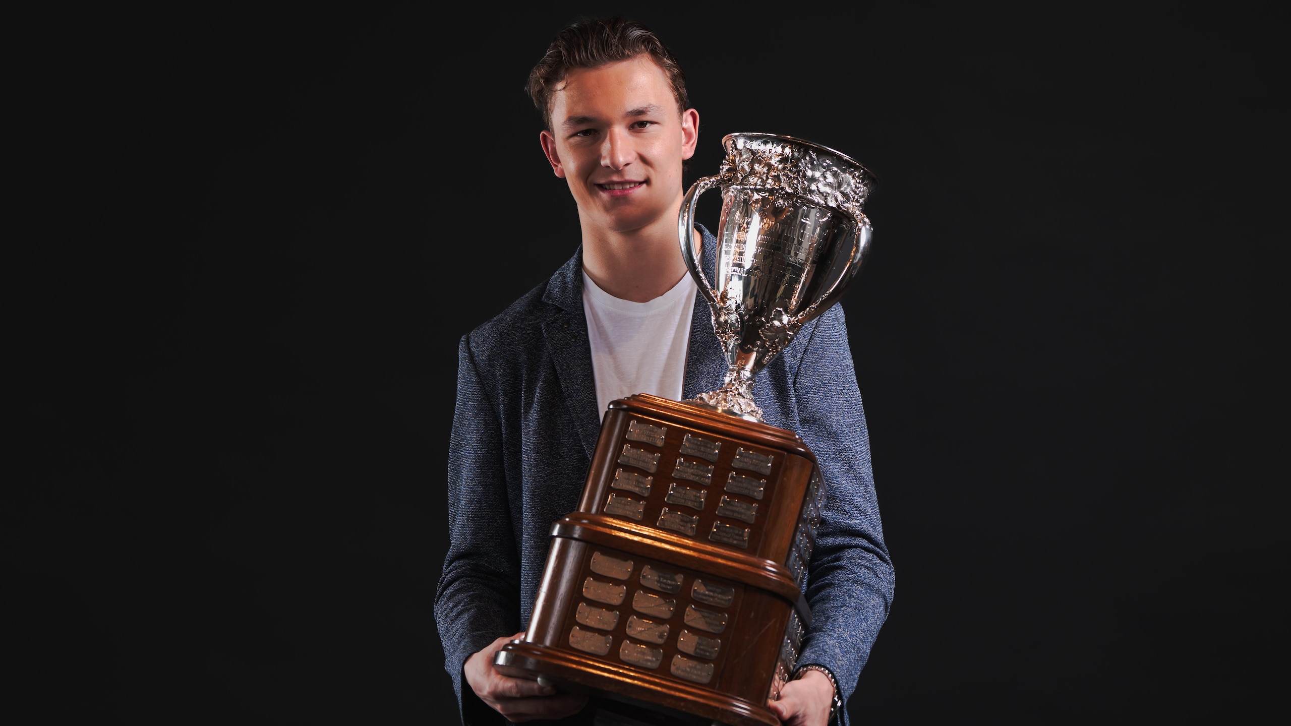 New York Islanders' Matthew Schaefer Wins Calder Trophy