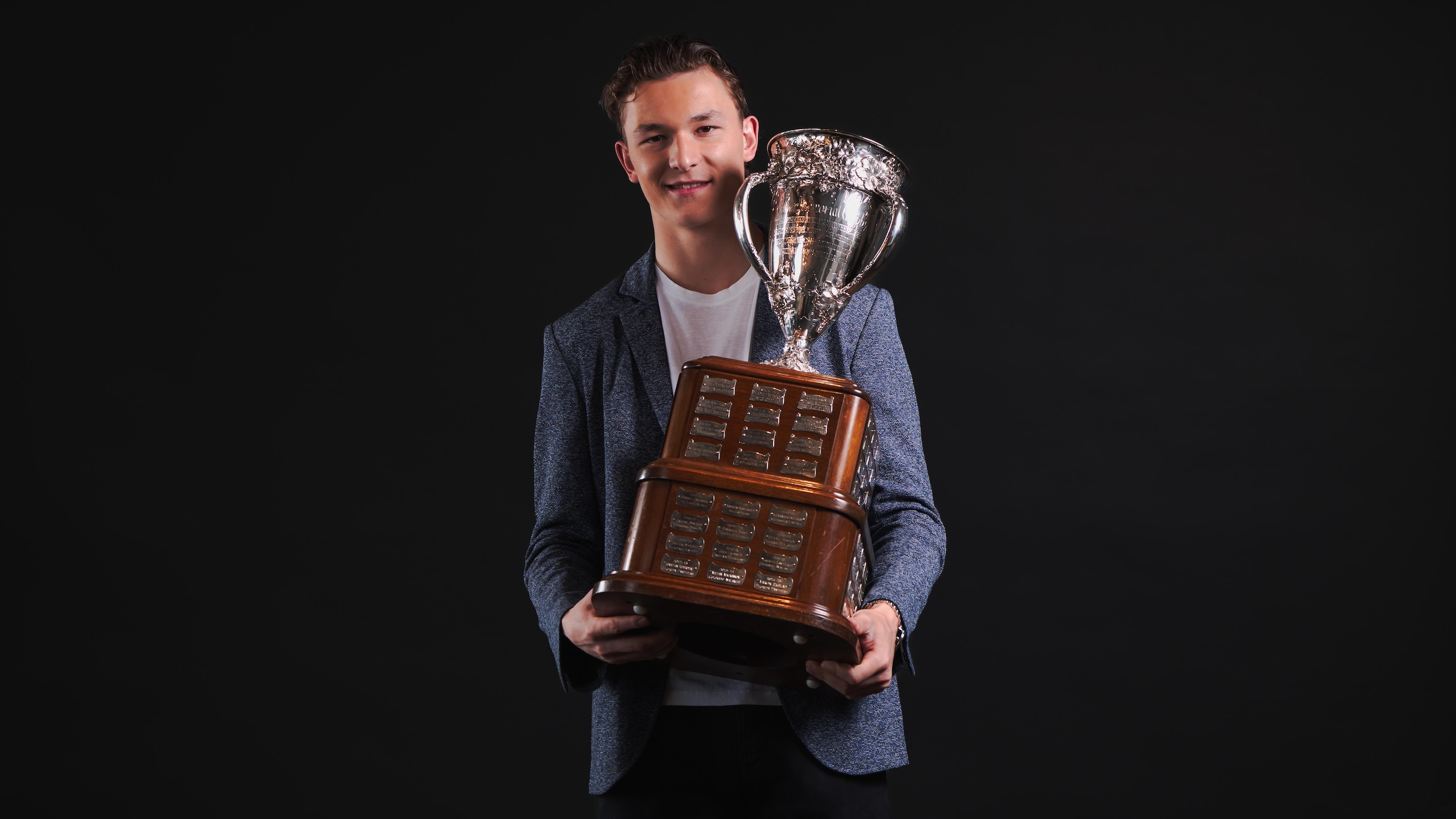 New York Islanders' Matthew Schaefer Wins Calder Trophy