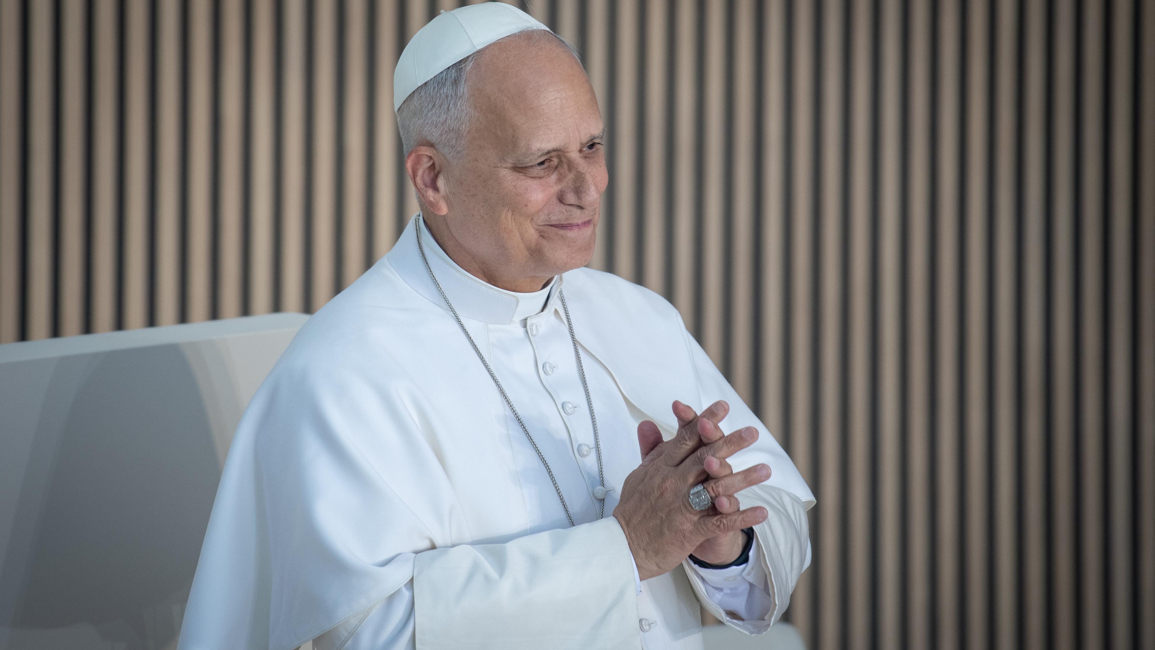 Pope Leo Xiv Visits The Operators And Assisted Persons Of The Social Project Cedia 24 Hours (madrid)