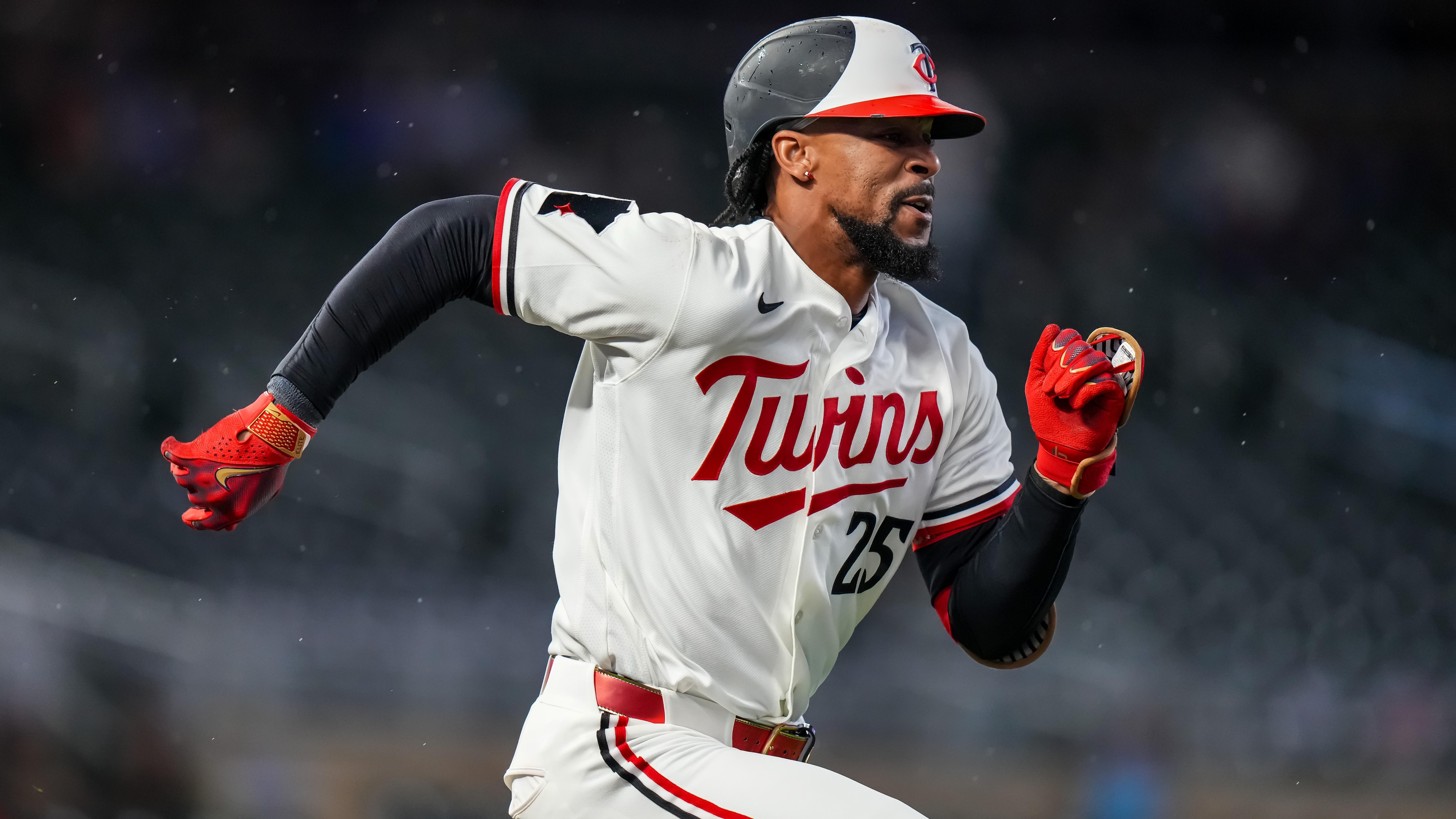 Kansas City Royals v Minnesota Twins Kansas City Royals v Minnesota Twins