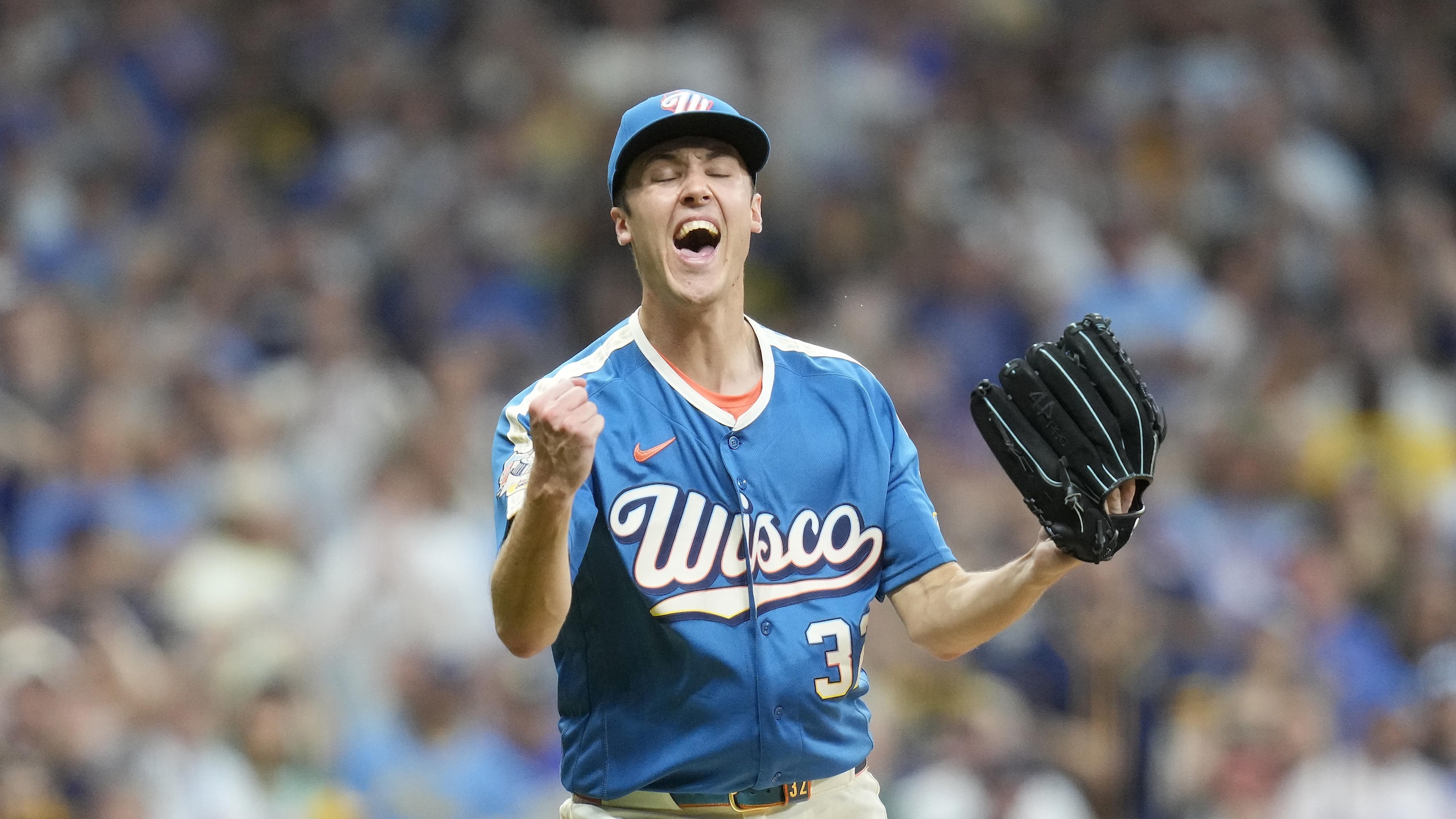 Philadelphia Phillies v Milwaukee Brewers Philadelphia Phillies v Milwaukee Brewers